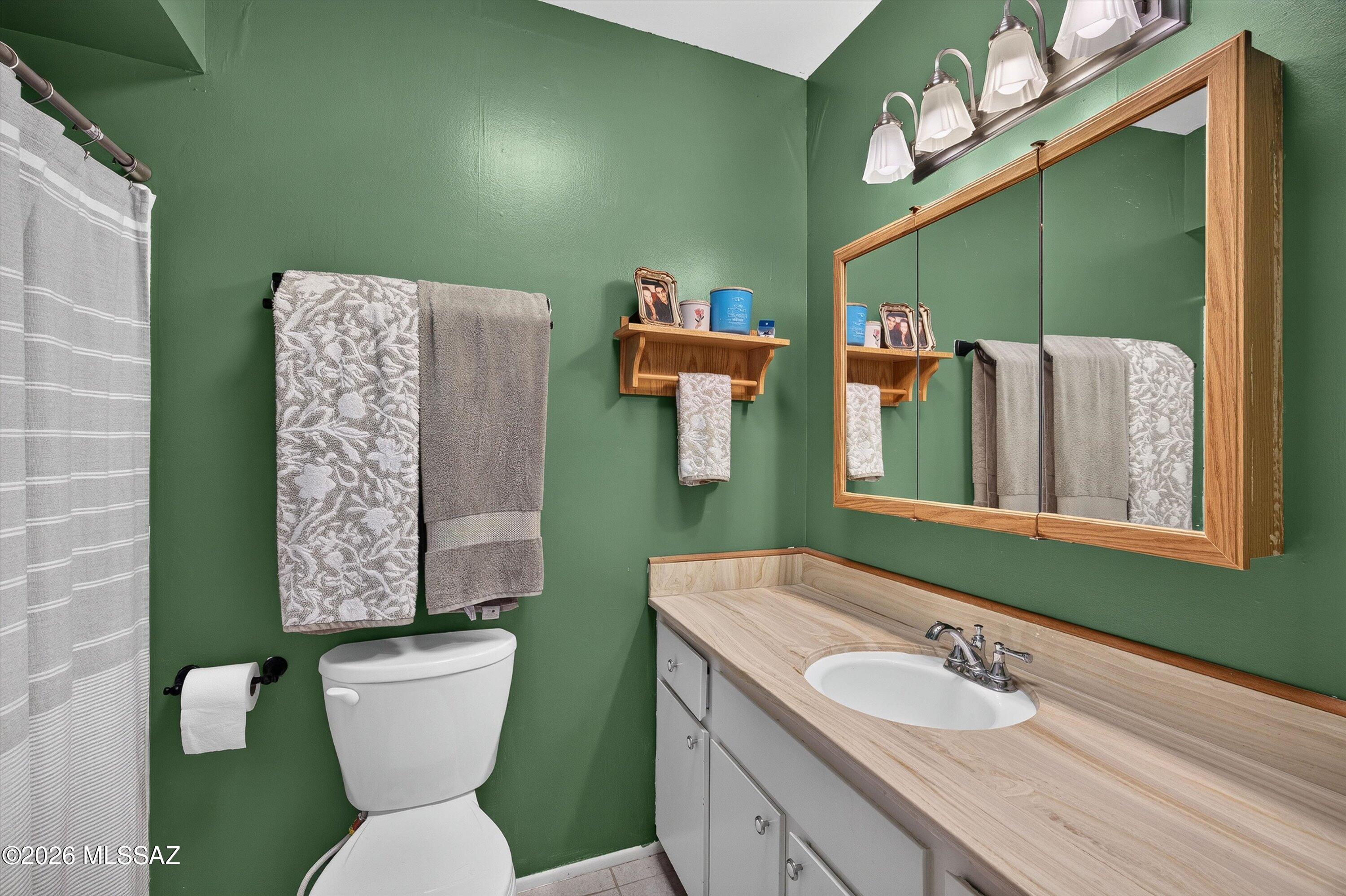 Broadway East (1-112) - Residential