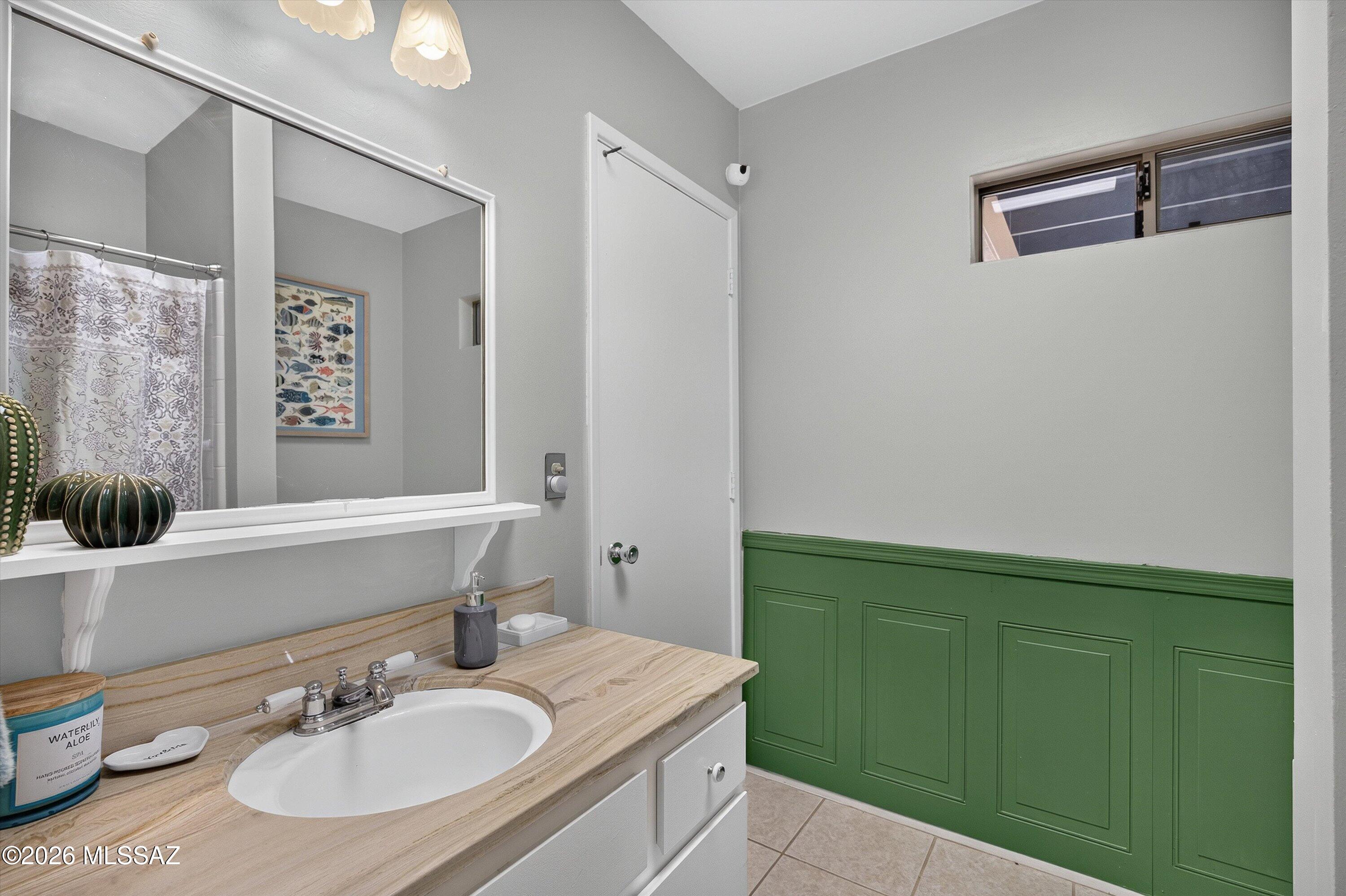 Broadway East (1-112) - Residential