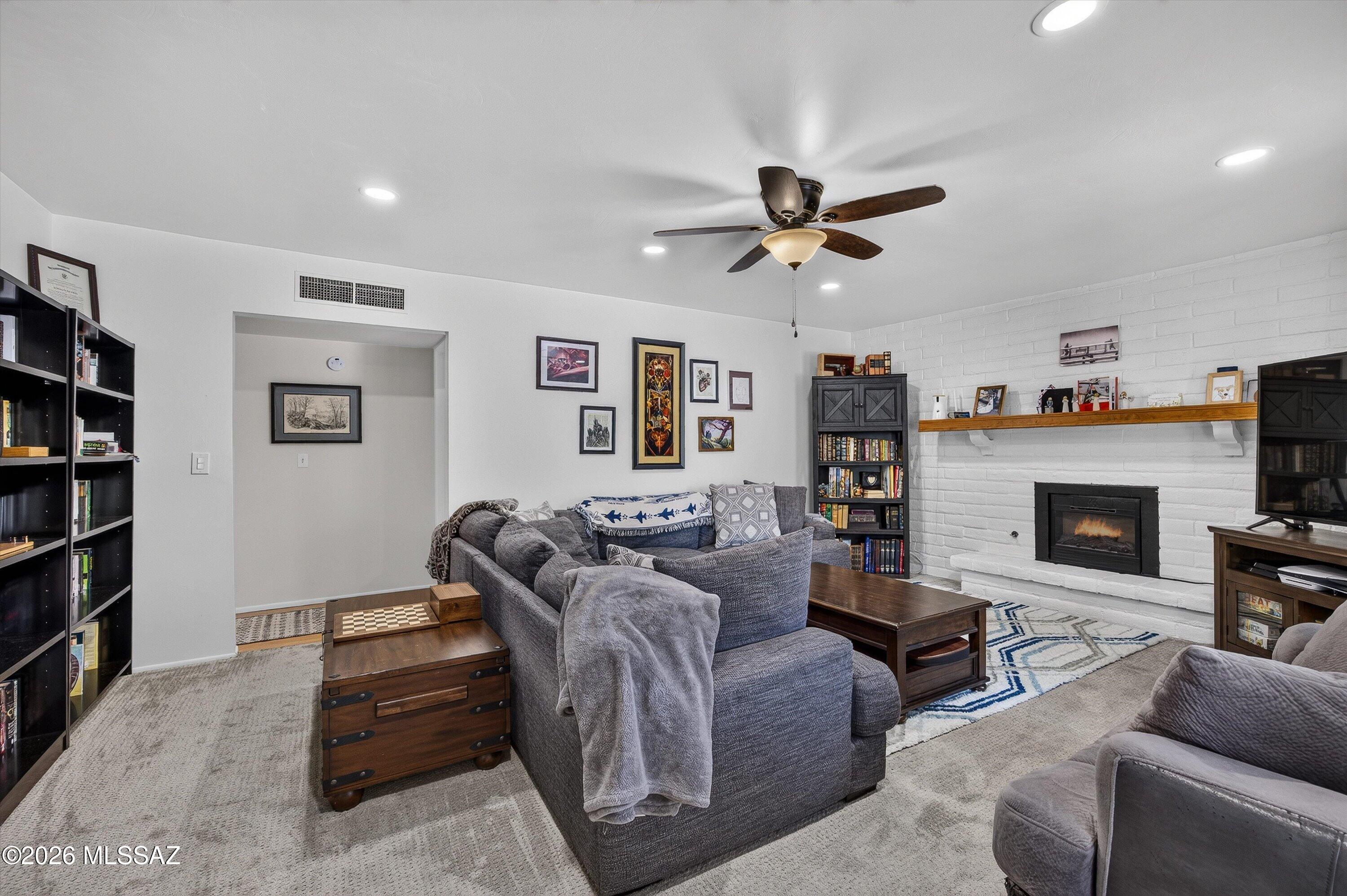 Broadway East (1-112) - Residential