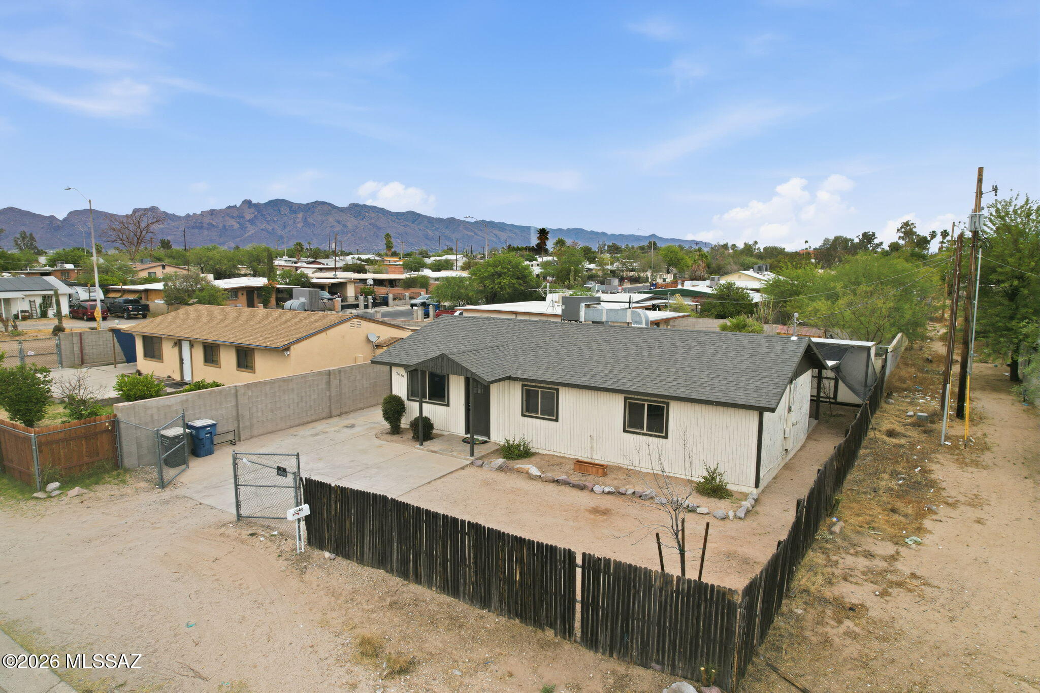 Miracle Mile Manor - Residential