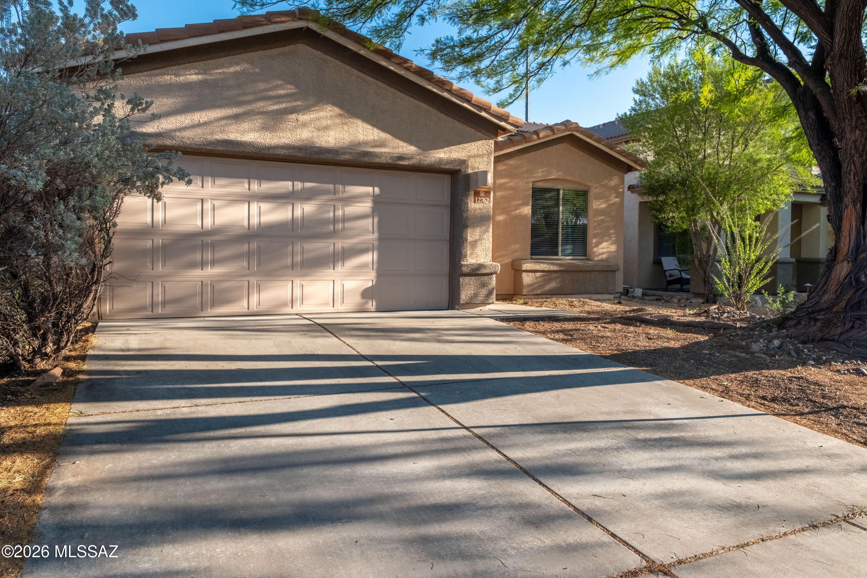 Welcome home to this beautiful, spacious home in Rancho Del Lago.  Vail is known for it's excellent school district.  Minutes to lots of shopping and restaurants for convenience, and about 10 minutes to I-10 for commuters.  The open floor plan with split bedroom plan makes this home feel very large.  The back yard has a raised patio area with professionally installed pavers and a natural gas hookup for your gas grill, perfect for entertaining.  This home is ready to move right in.