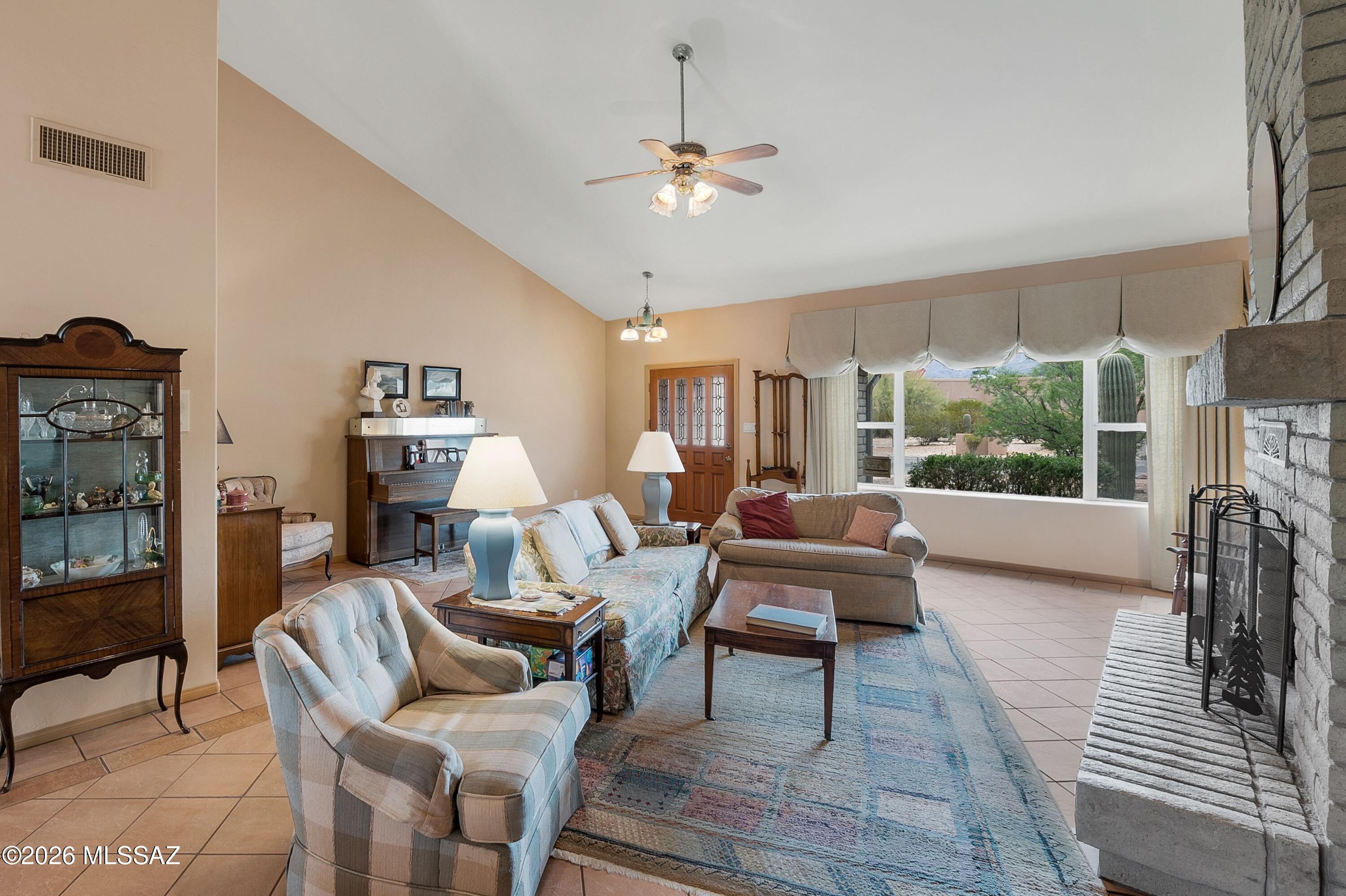 Loma De La Vista Verde (1-38) - Residential