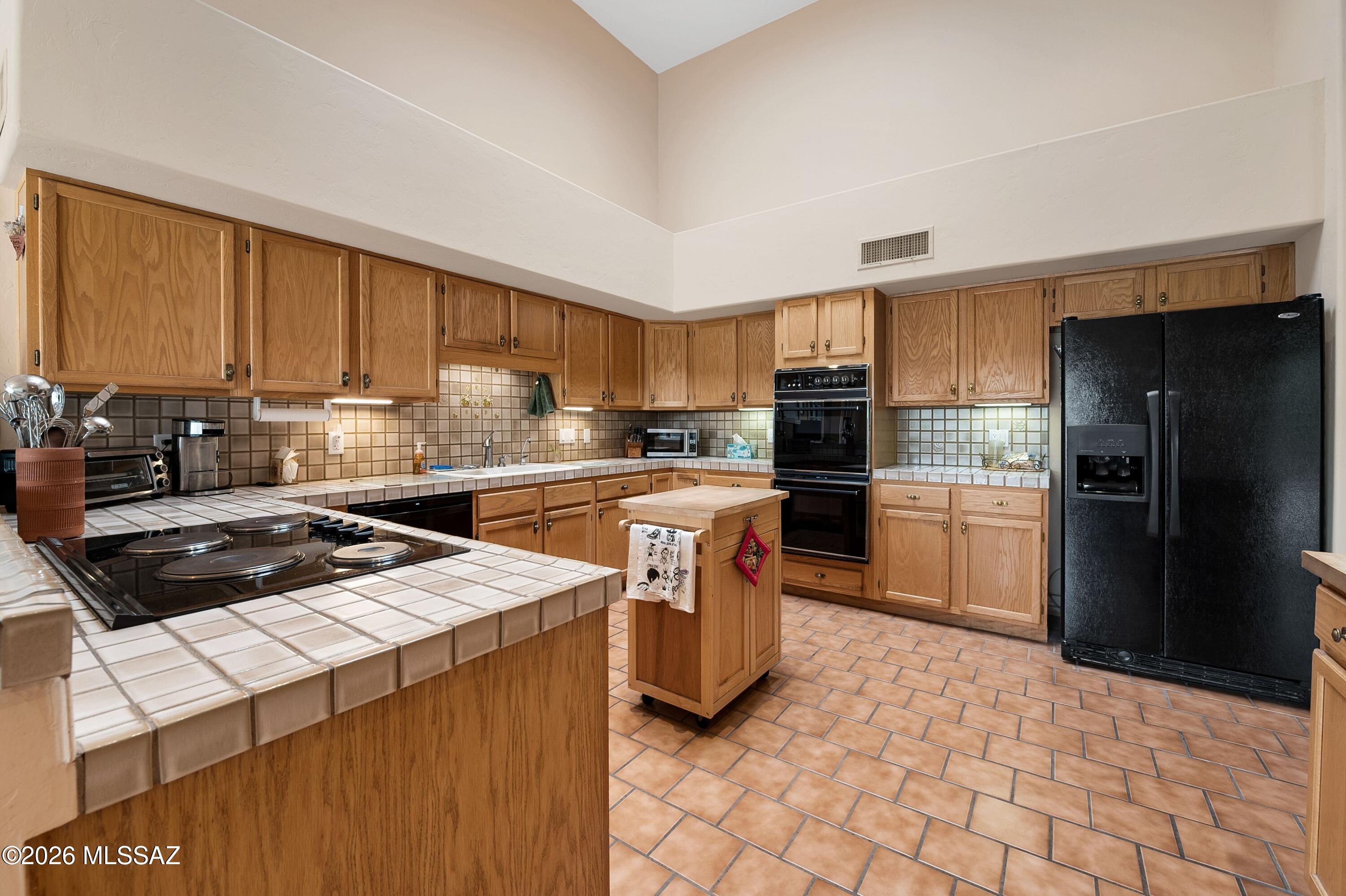 Loma De La Vista Verde (1-38) - Residential