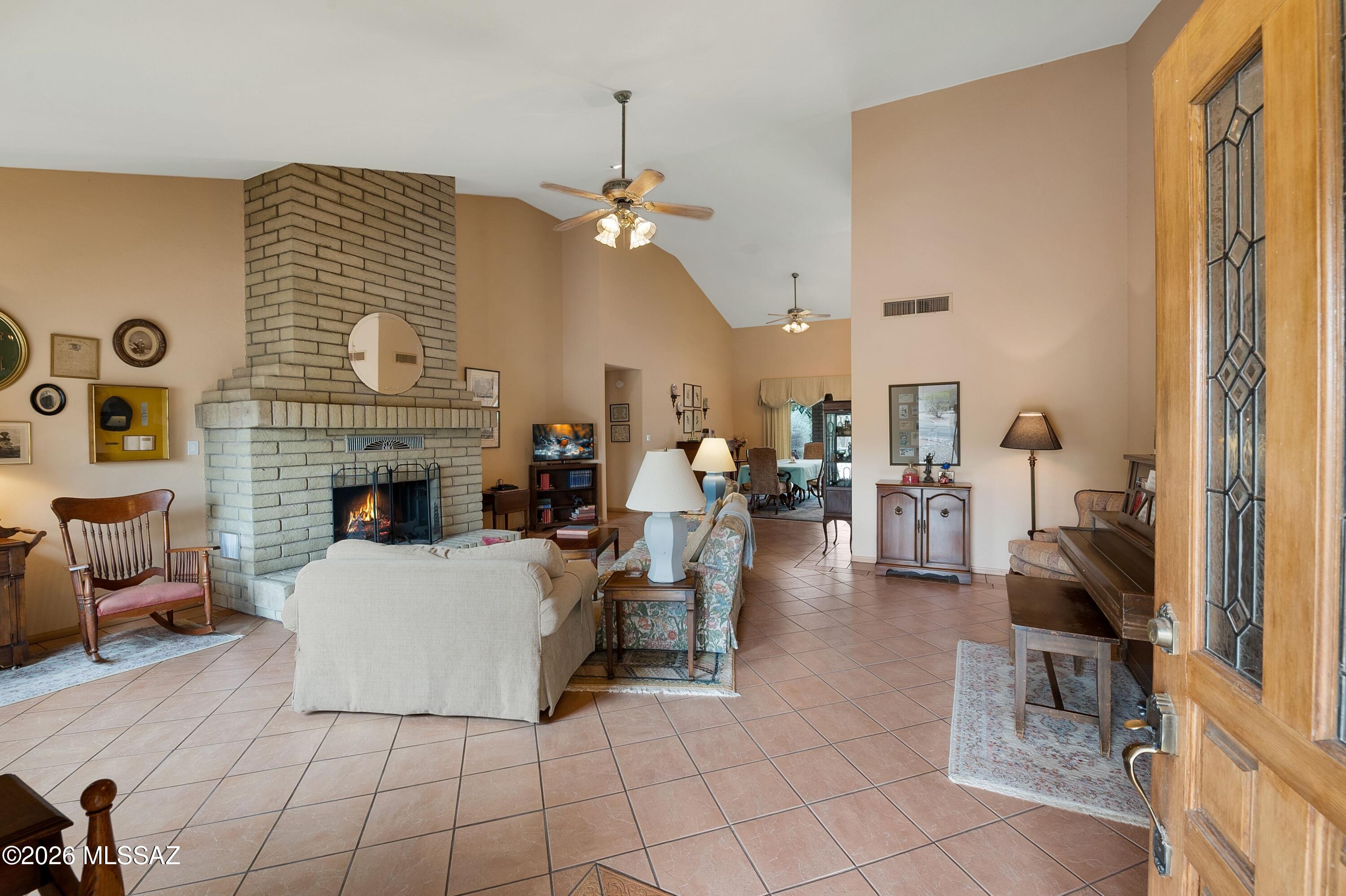 Loma De La Vista Verde (1-38) - Residential