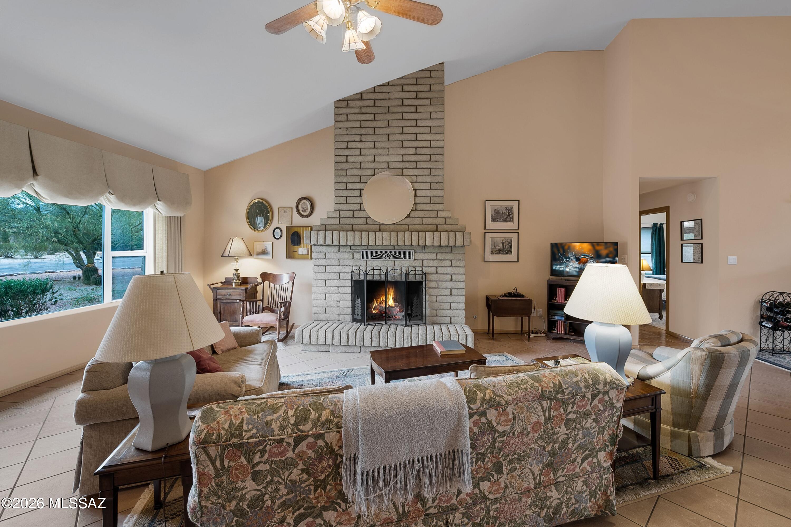 Loma De La Vista Verde (1-38) - Residential