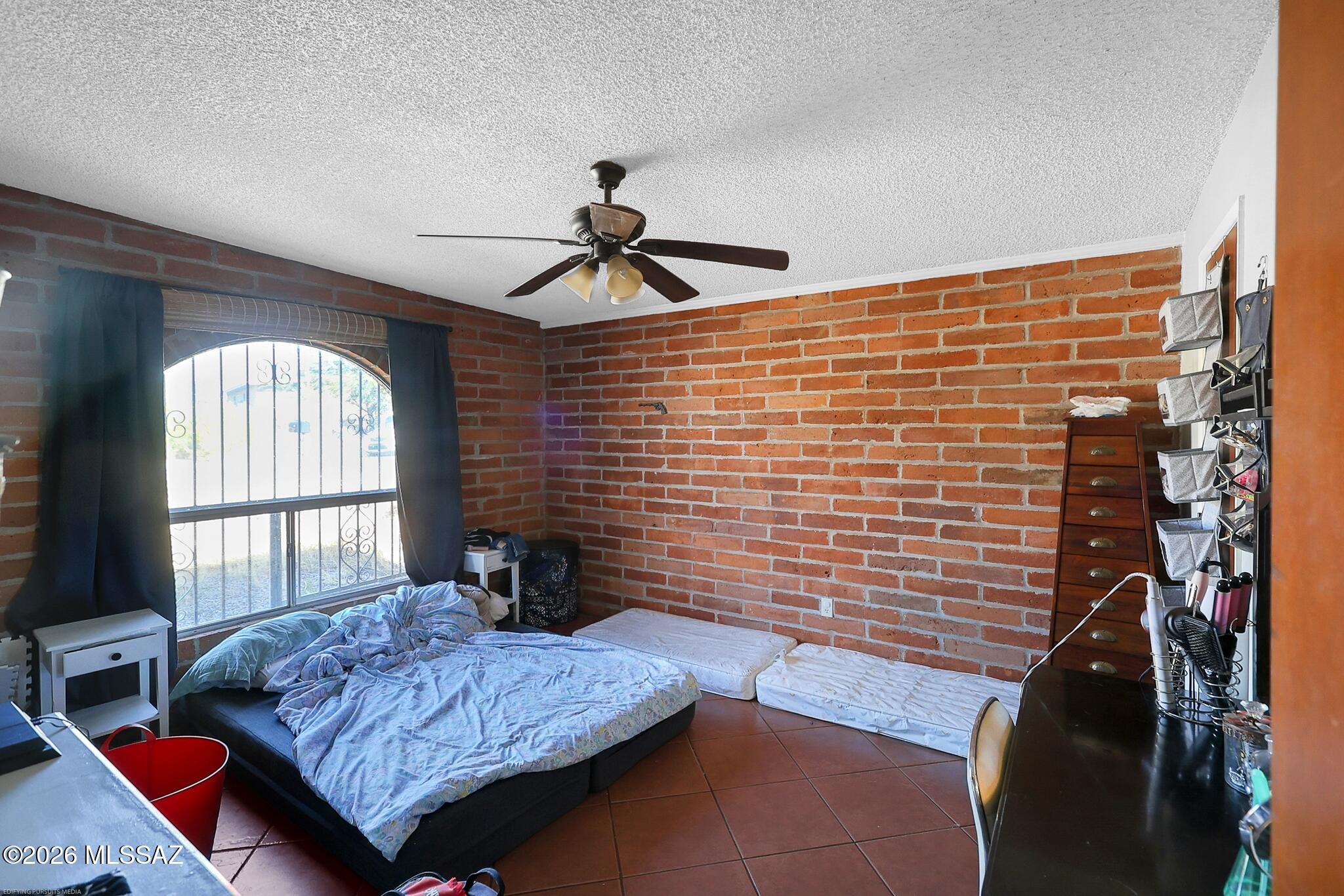 New Tucson Unit NO. 4 (1-203) - Residential