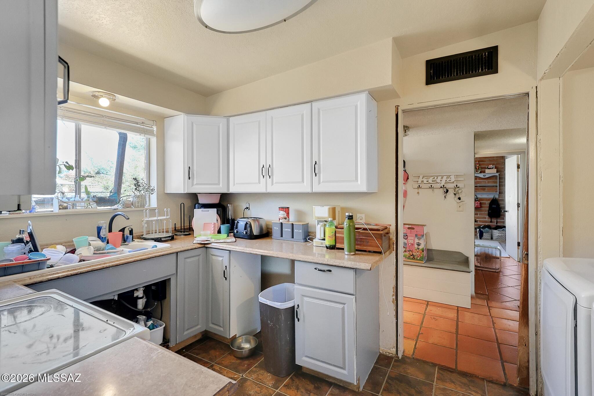 New Tucson Unit NO. 4 (1-203) - Residential