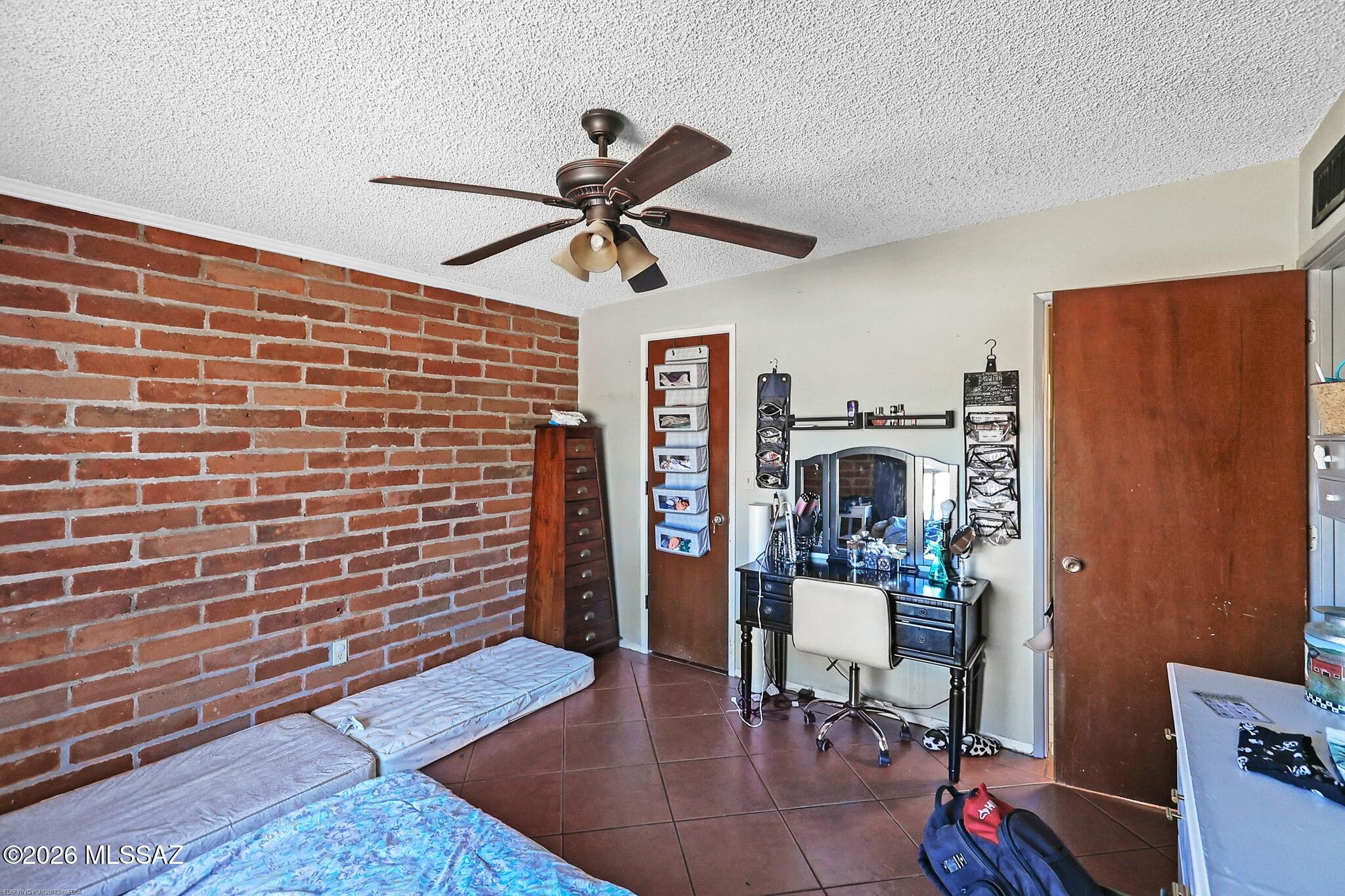 New Tucson Unit NO. 4 (1-203) - Residential