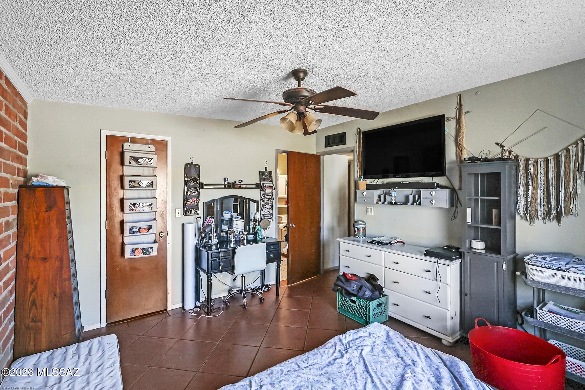 New Tucson Unit NO. 4 (1-203) - Residential