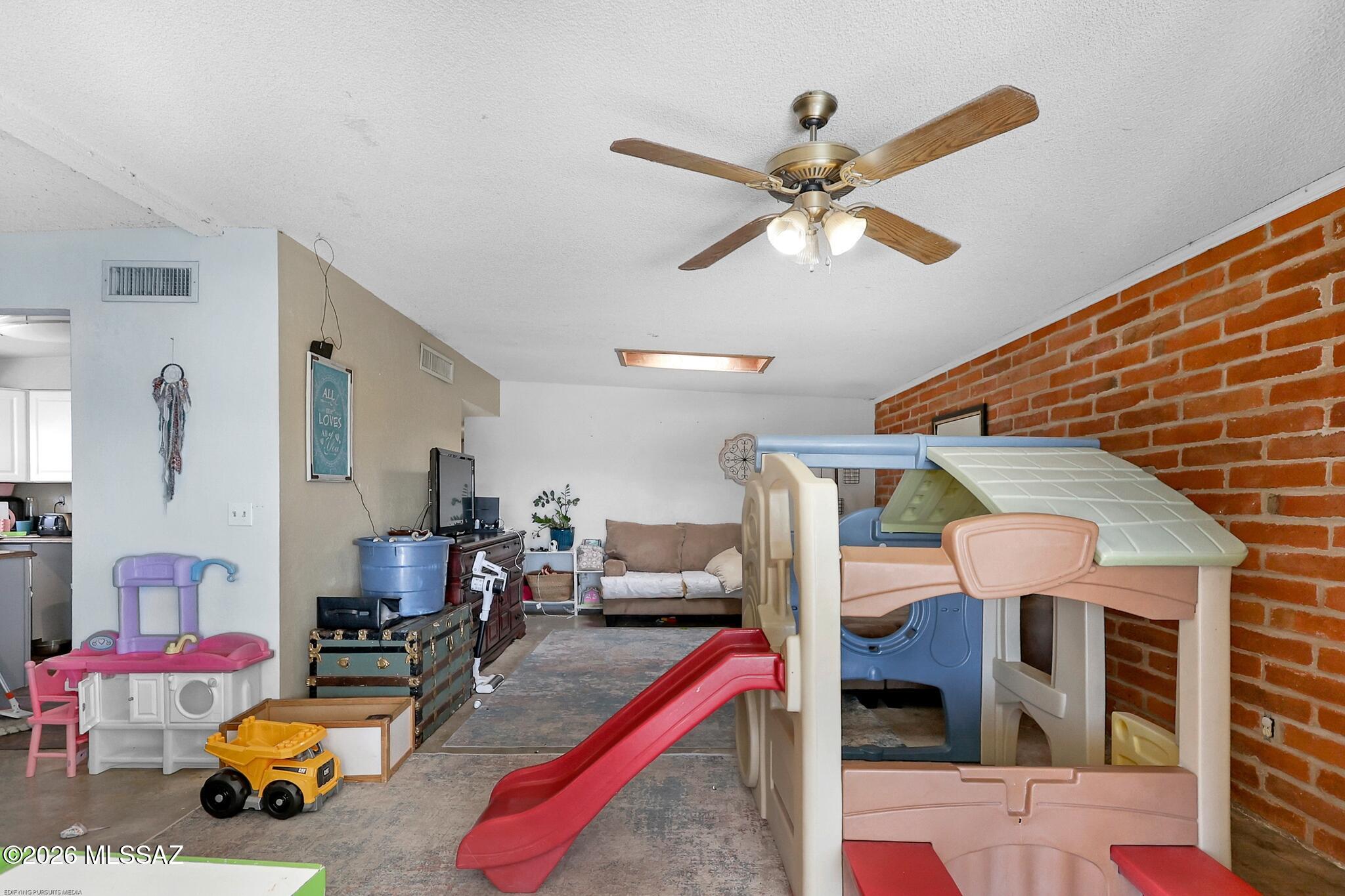 New Tucson Unit NO. 4 (1-203) - Residential