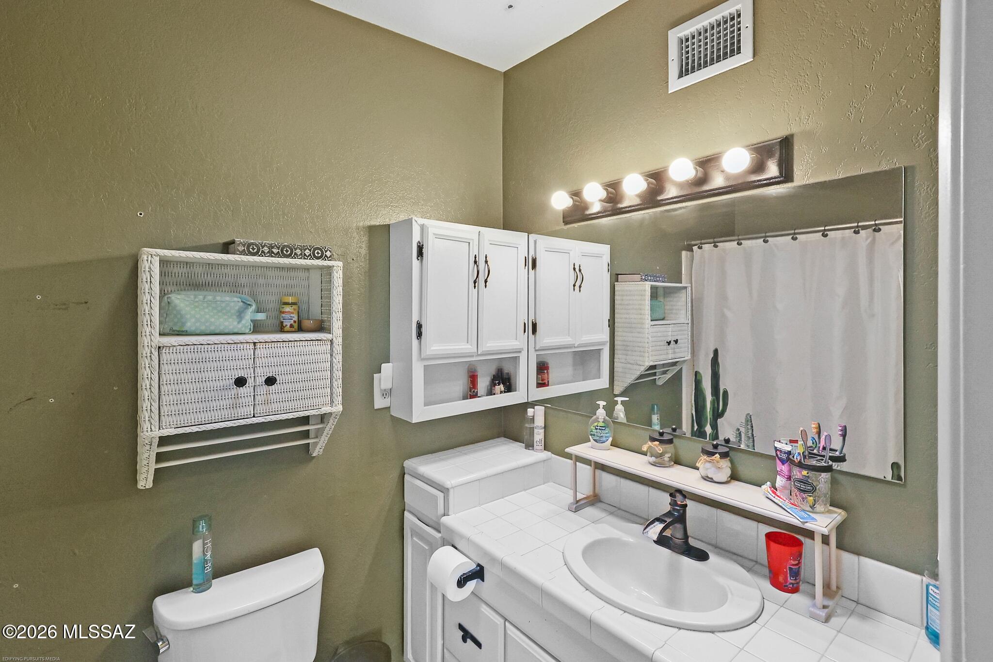 New Tucson Unit NO. 4 (1-203) - Residential