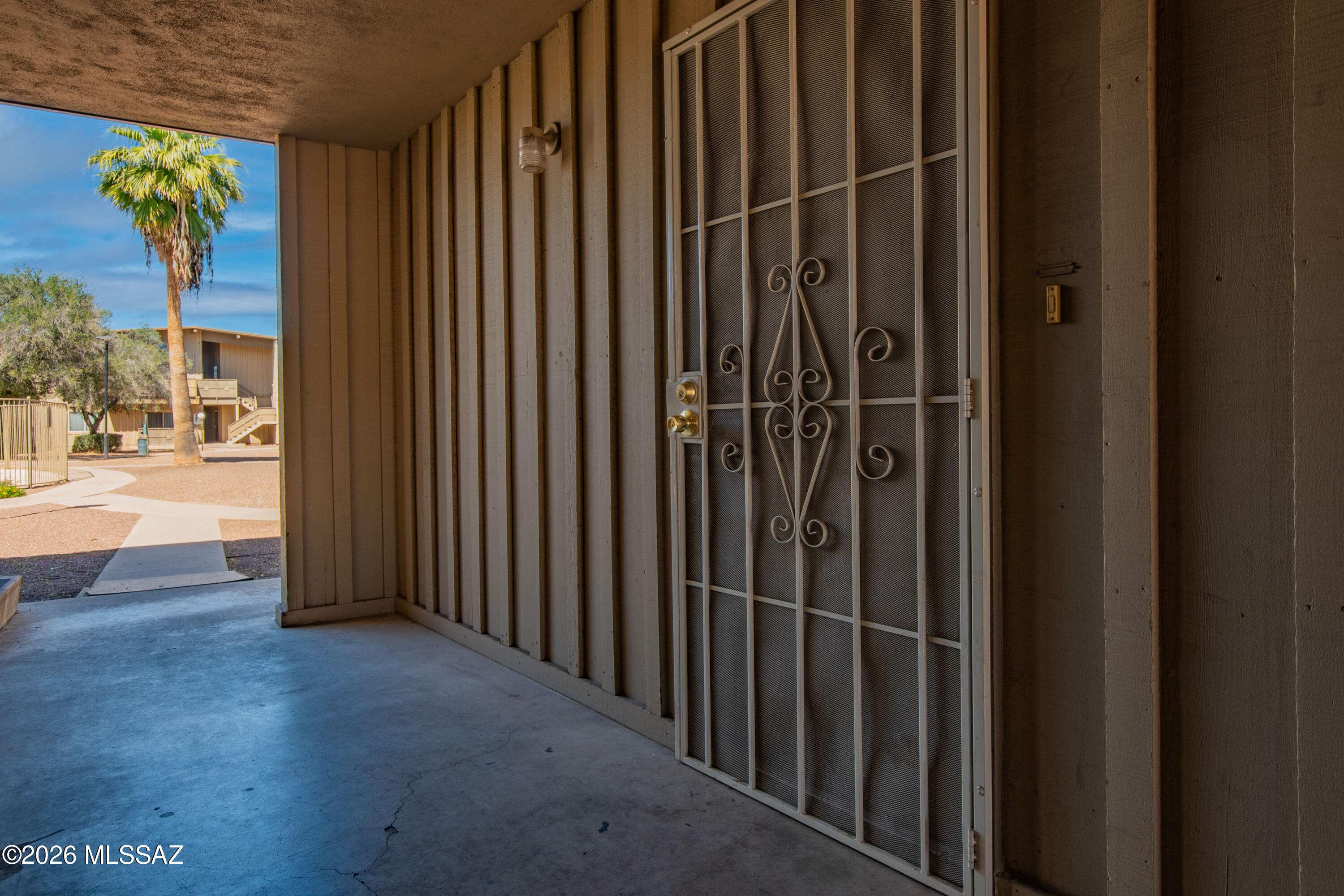 Royal Alvernon Condos. - Residential