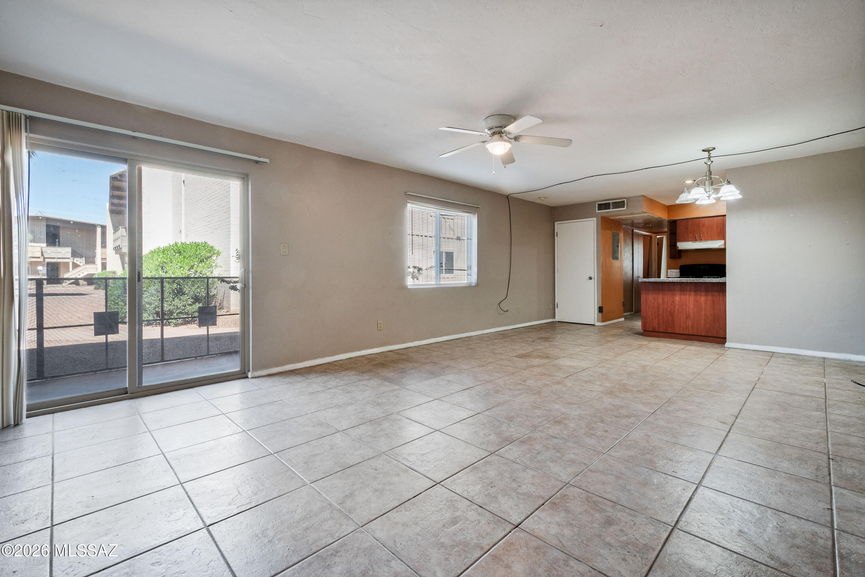 Royal Alvernon Condos. - Residential