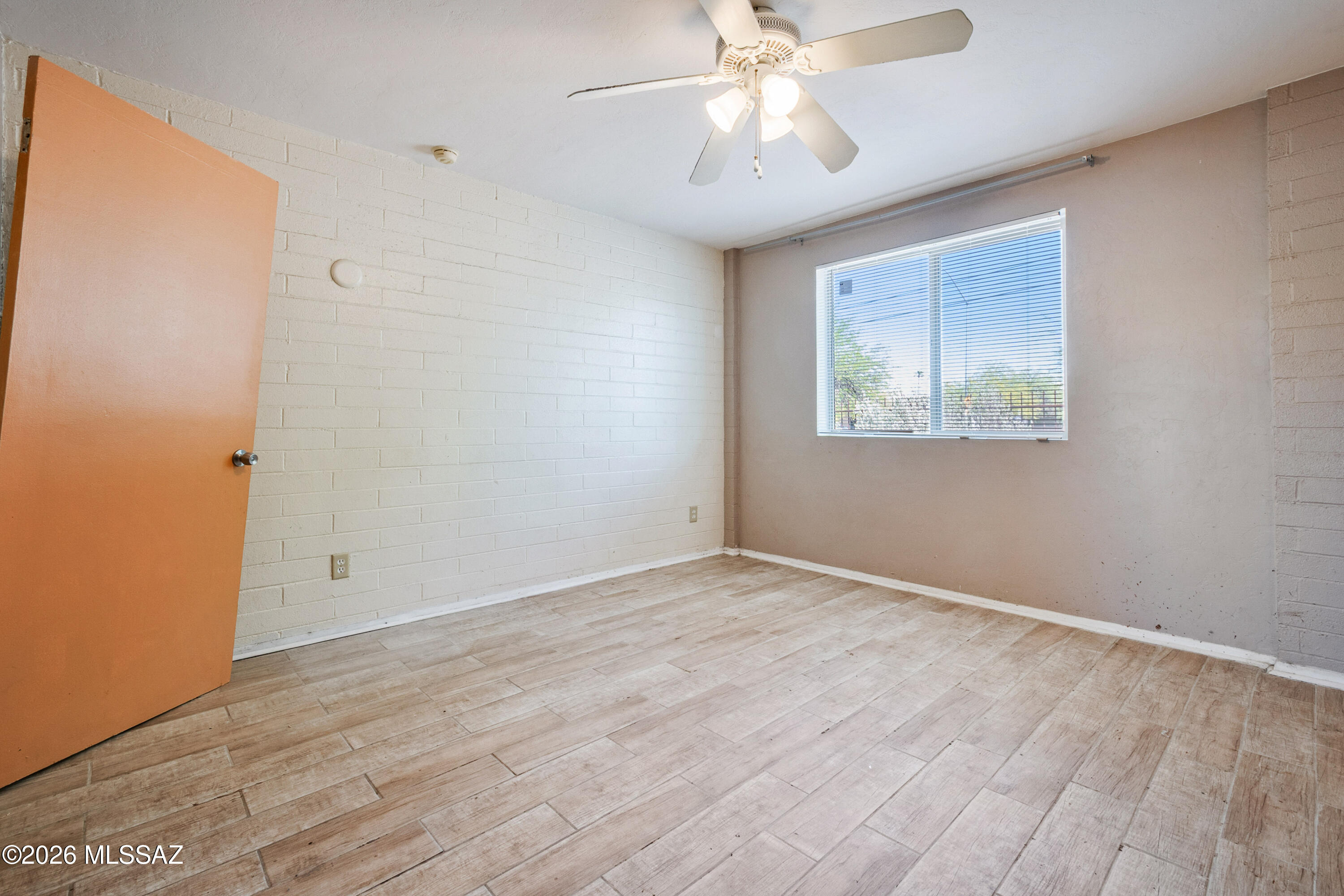 Royal Alvernon Condos. - Residential