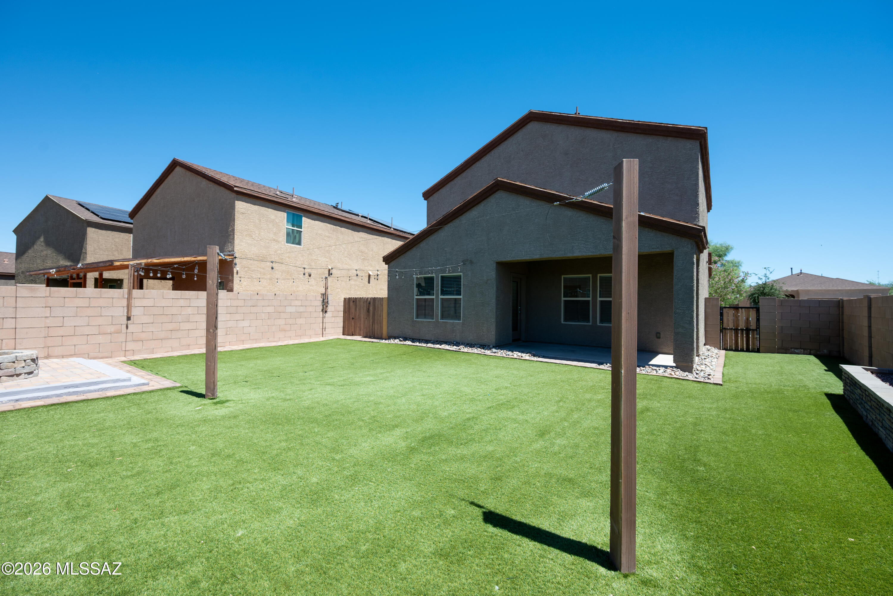 Tres Pueblos Este - Residential Lease