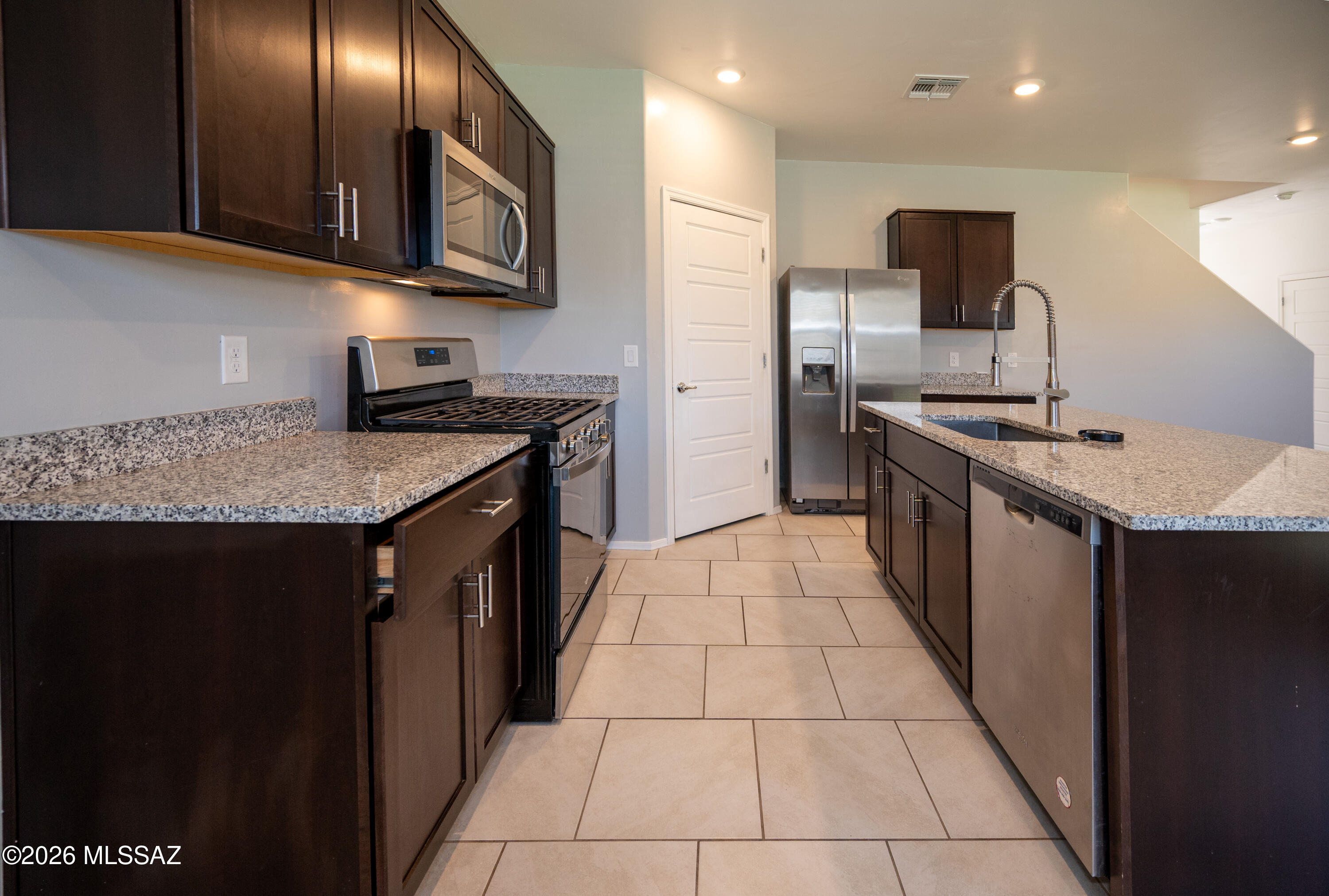Tres Pueblos Este - Residential Lease