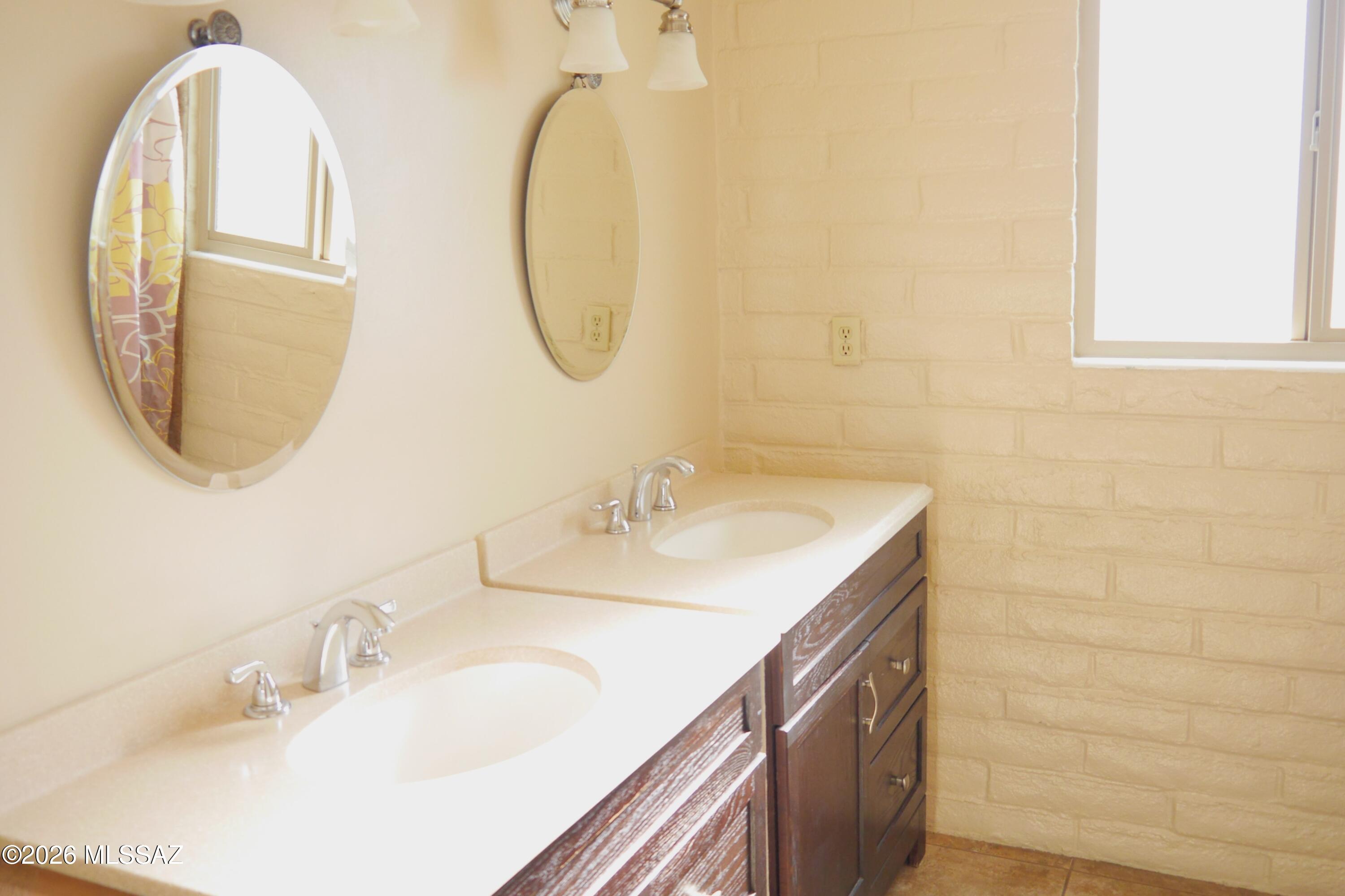 Santa Catalina Estates NO. 4 (1-180) - Residential Lease
