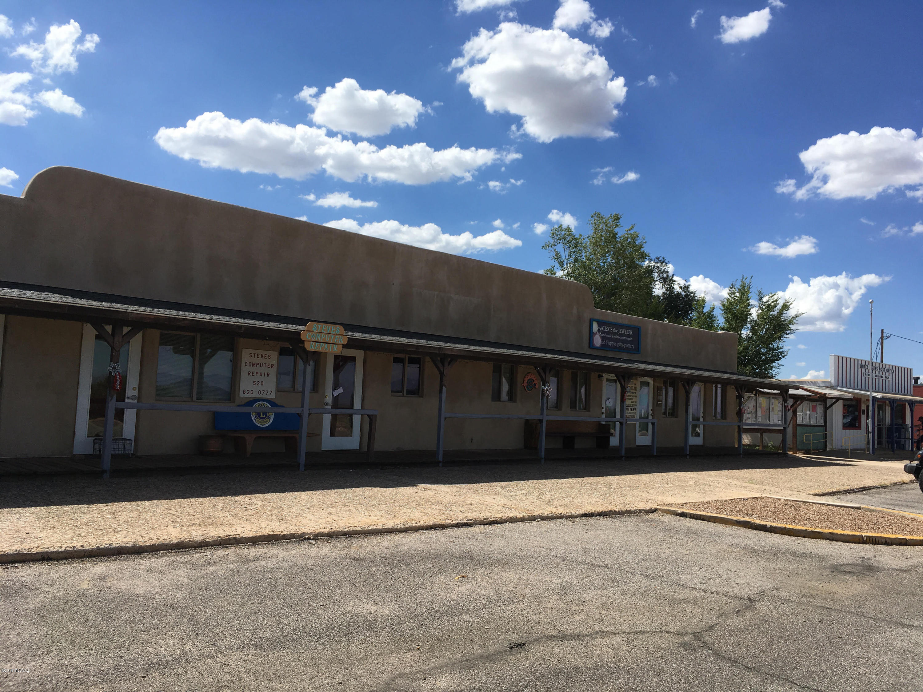 End unit - two rooms plus rest room, front and side rear doors - access to fenced side/rear yard - nice for small retail or office on the boardwalk - right knit community with Friday ''boardwalk'' craft sale event.