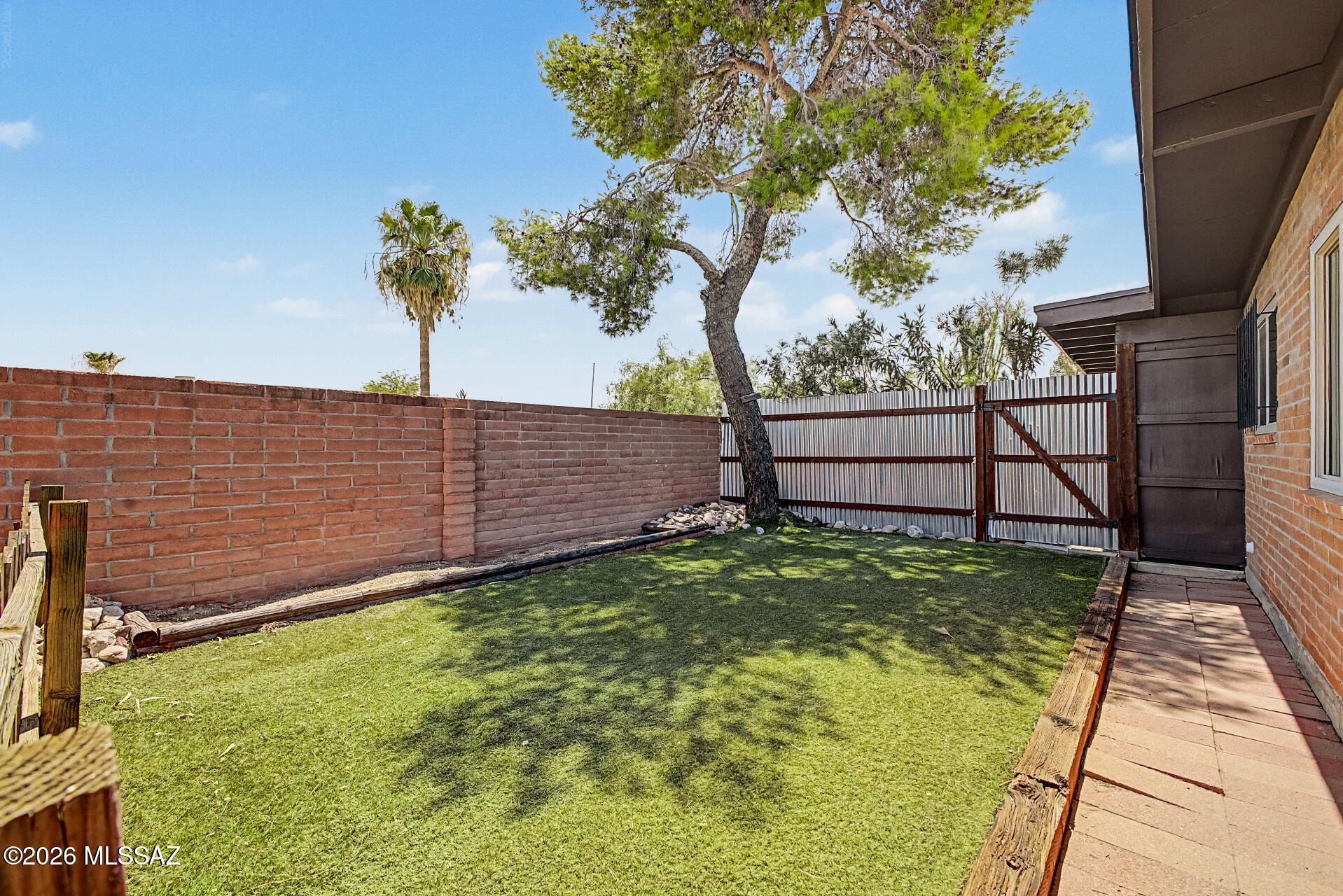 Braewood Terrace (1-107) - Residential