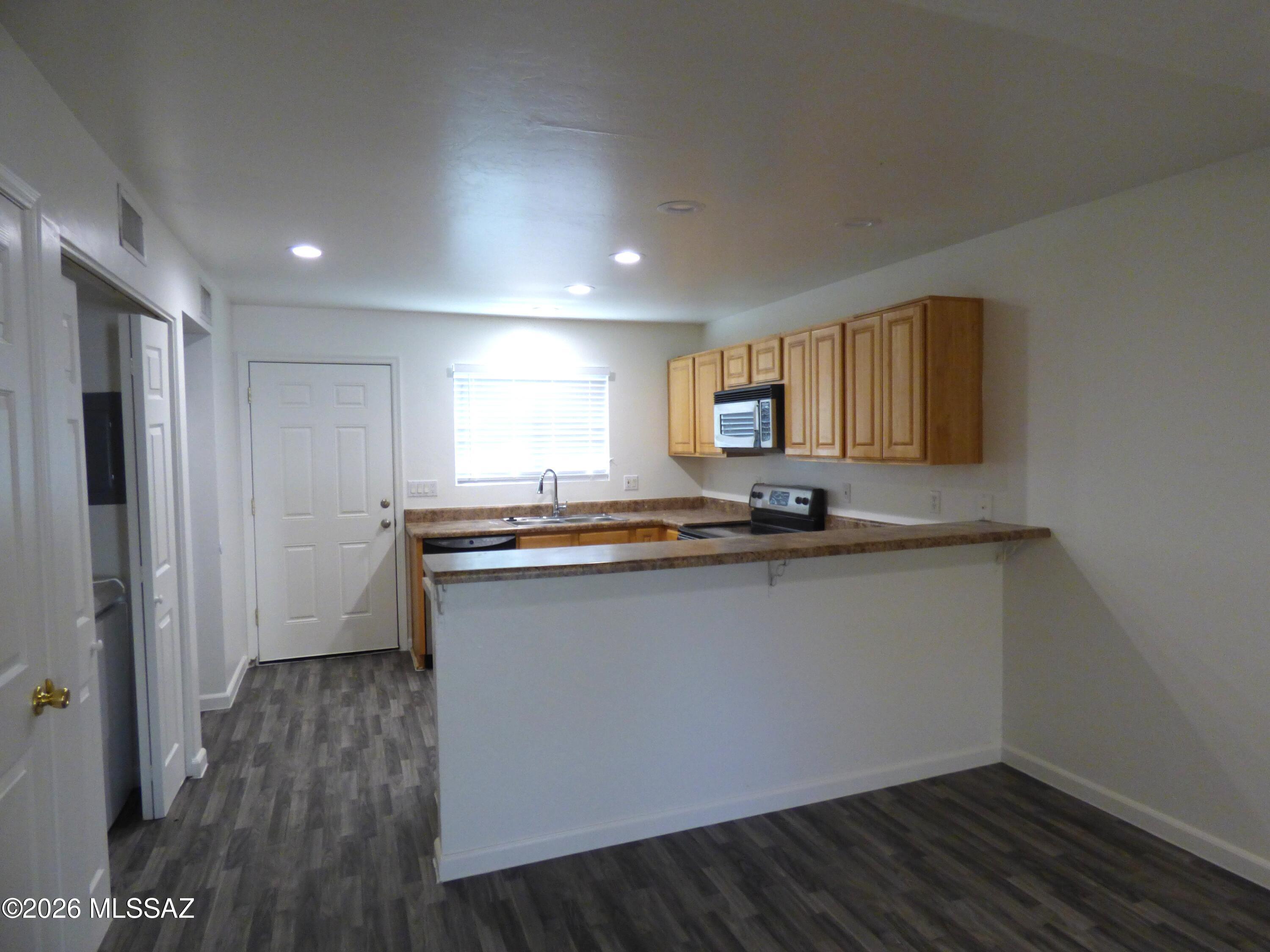 Riverside Park - Residential Lease