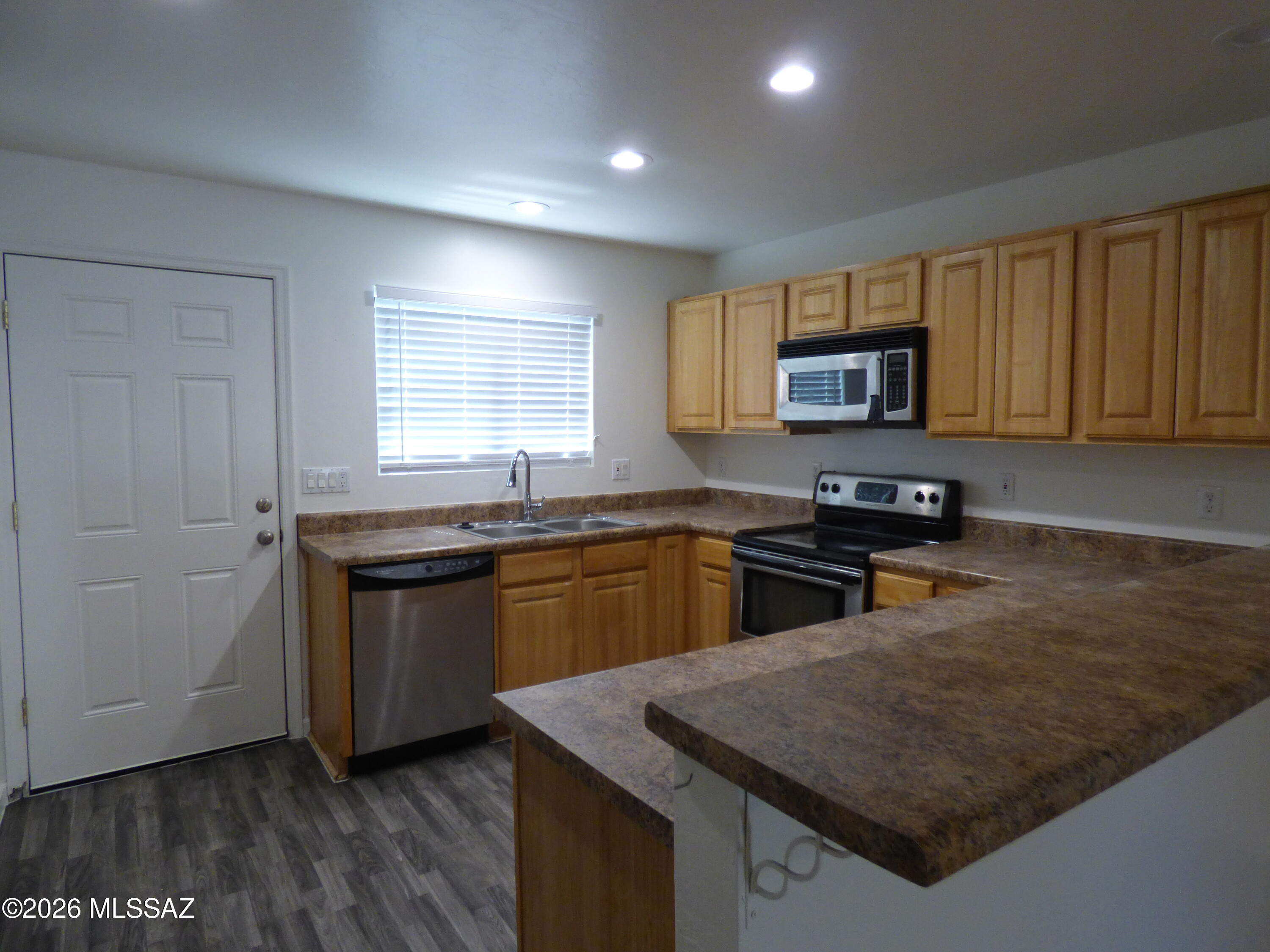 Riverside Park - Residential Lease