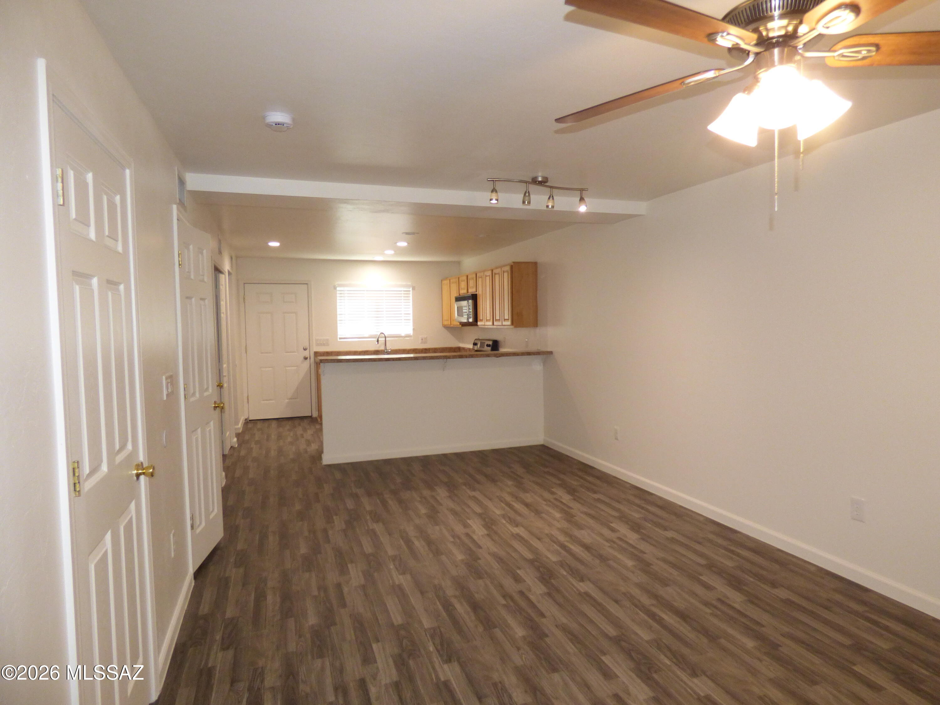 Riverside Park - Residential Lease