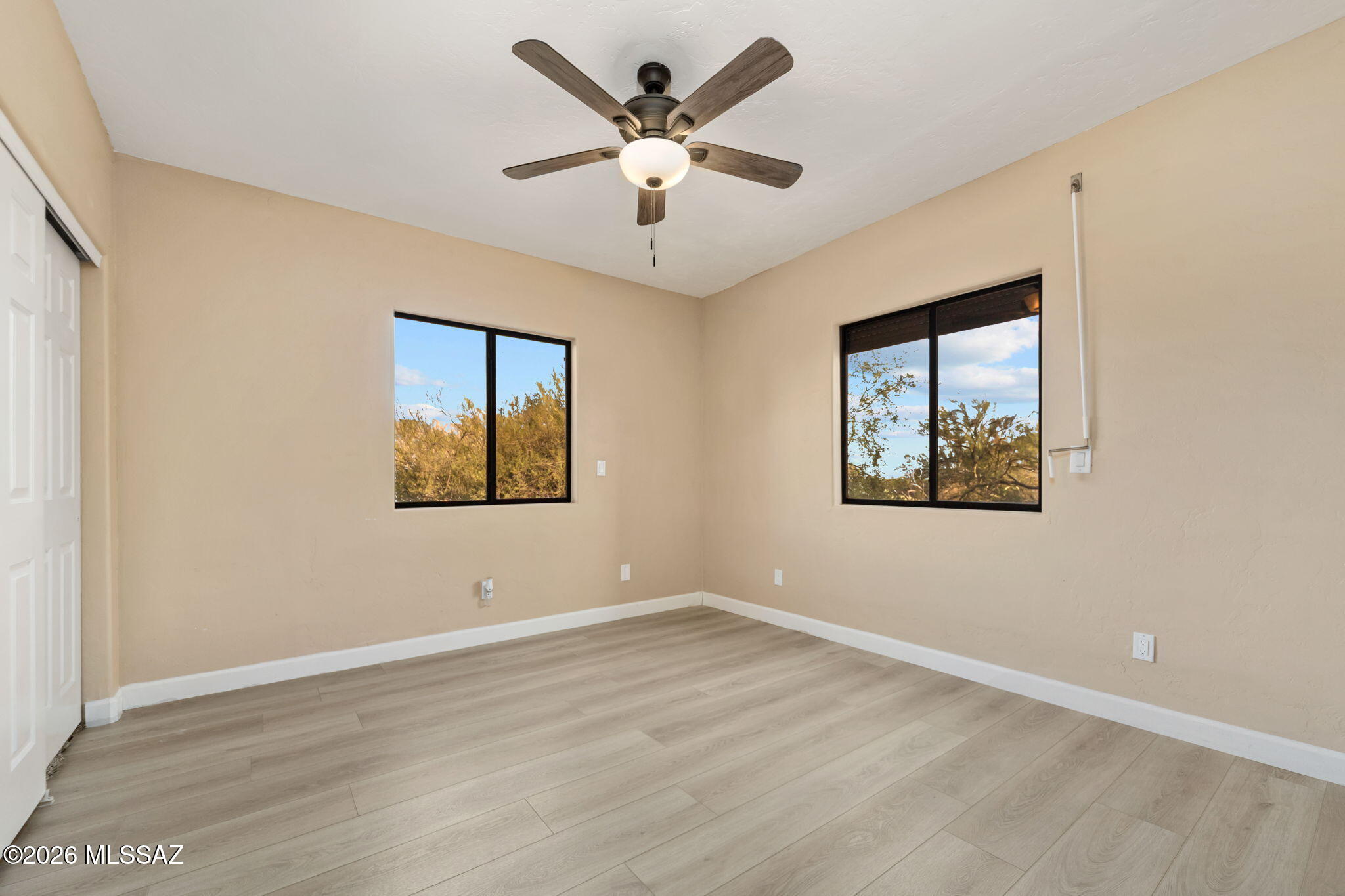 La Cholla Airpark - Residential