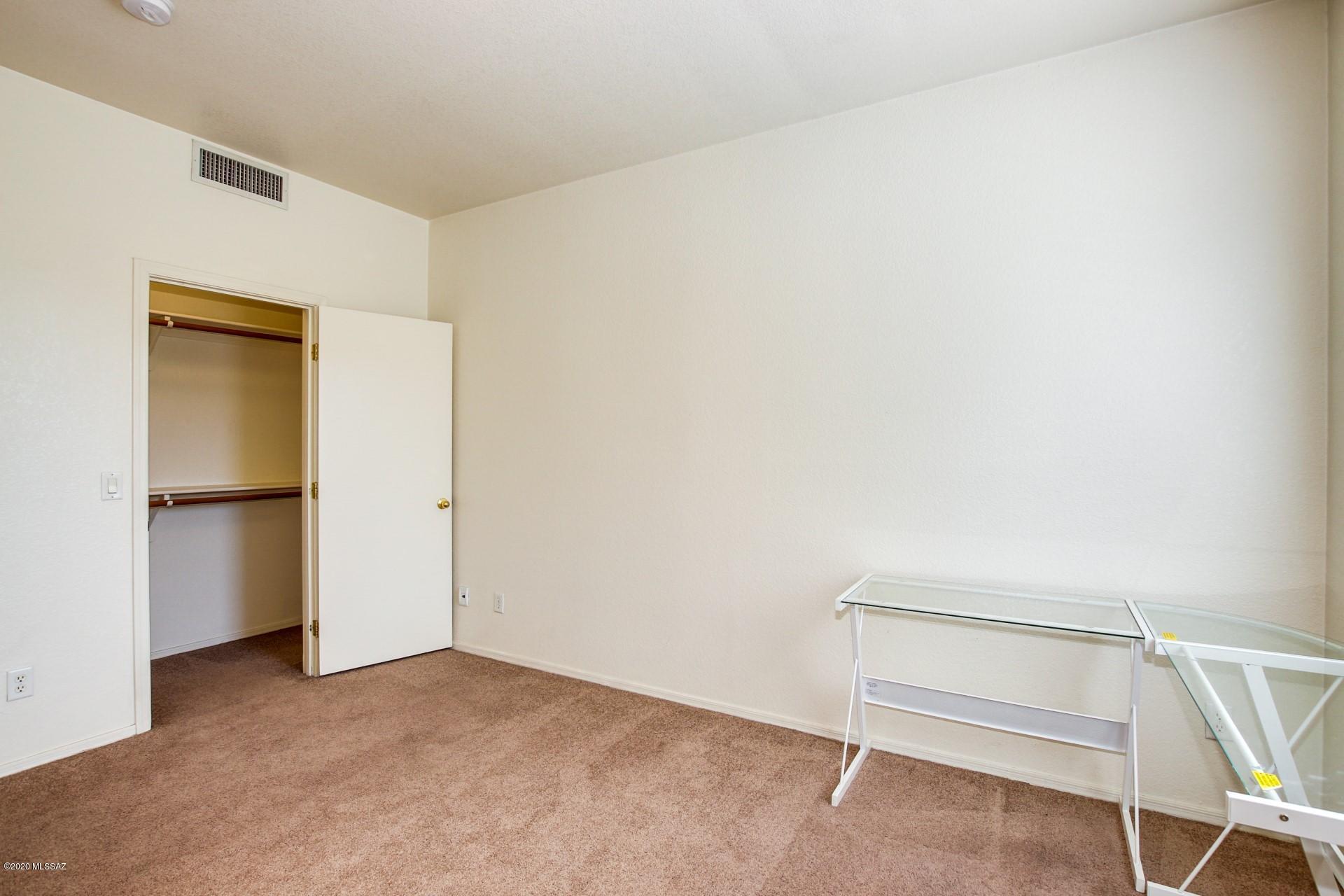 Mountain View Condos. (1-76) - Residential Lease