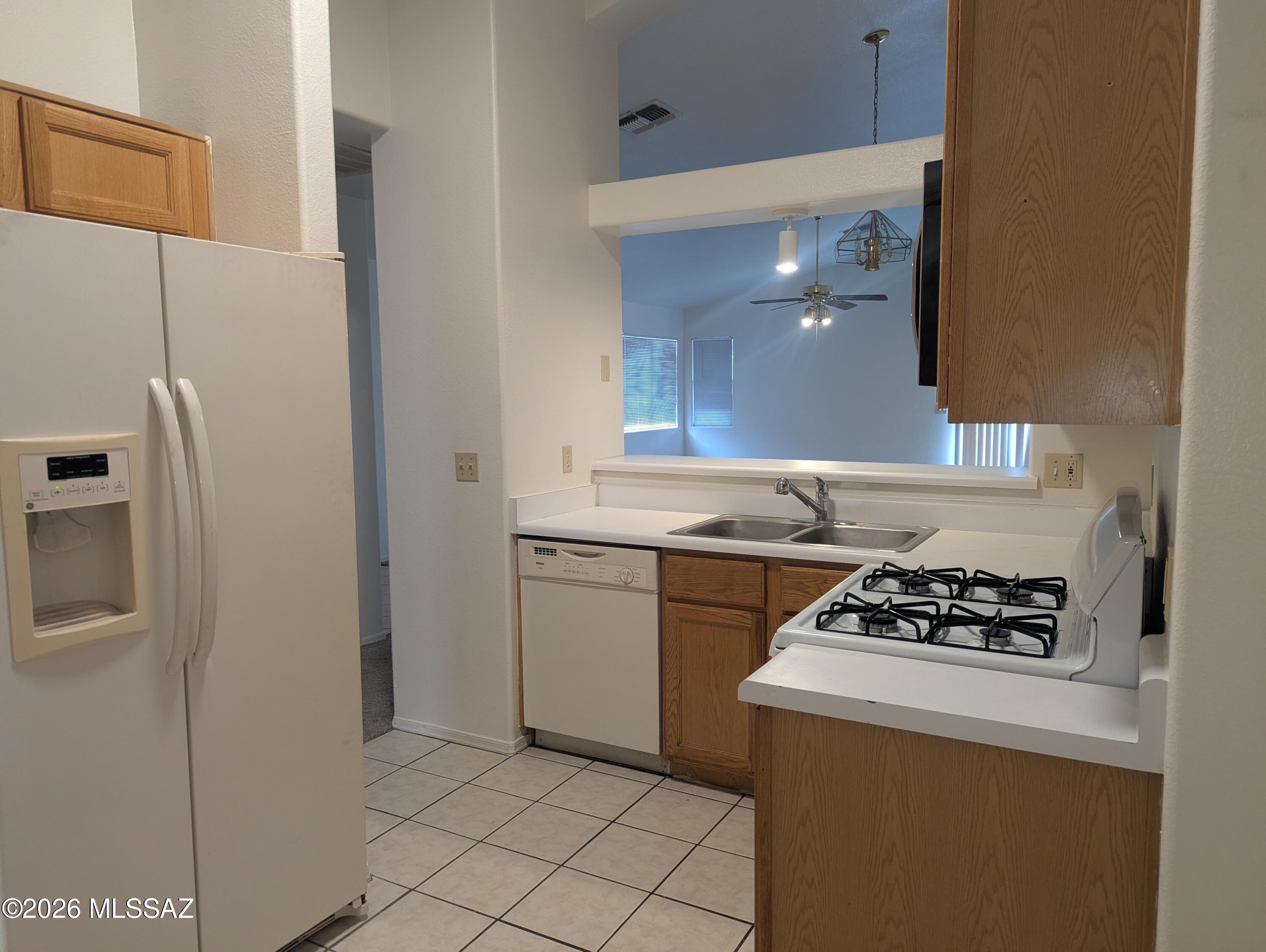 Elliott Homes At Rita Ranch (1-521) - Residential Lease