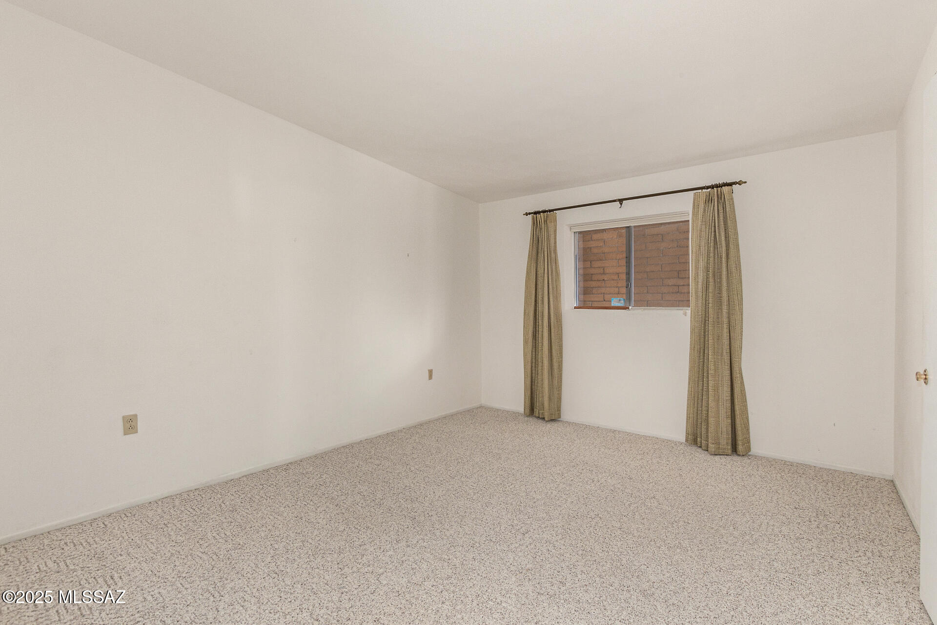 New Tucson Unit NO. 4 (1-203) - Residential Lease