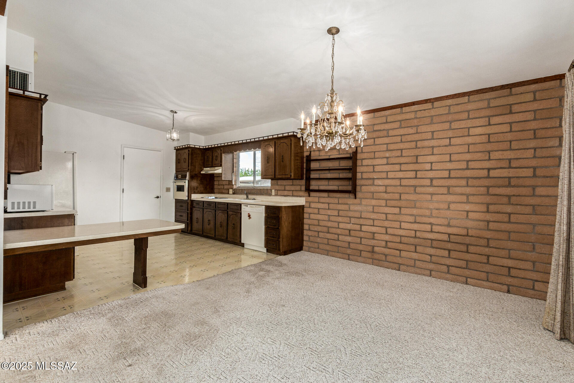 New Tucson Unit NO. 4 (1-203) - Residential Lease
