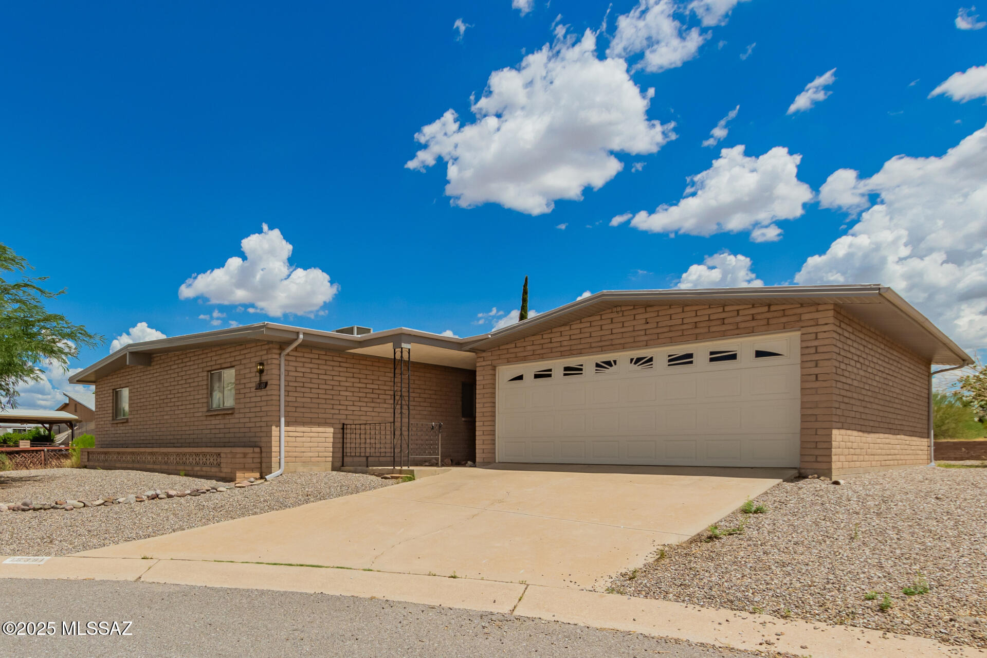 New Tucson Unit NO. 4 (1-203) - Residential Lease