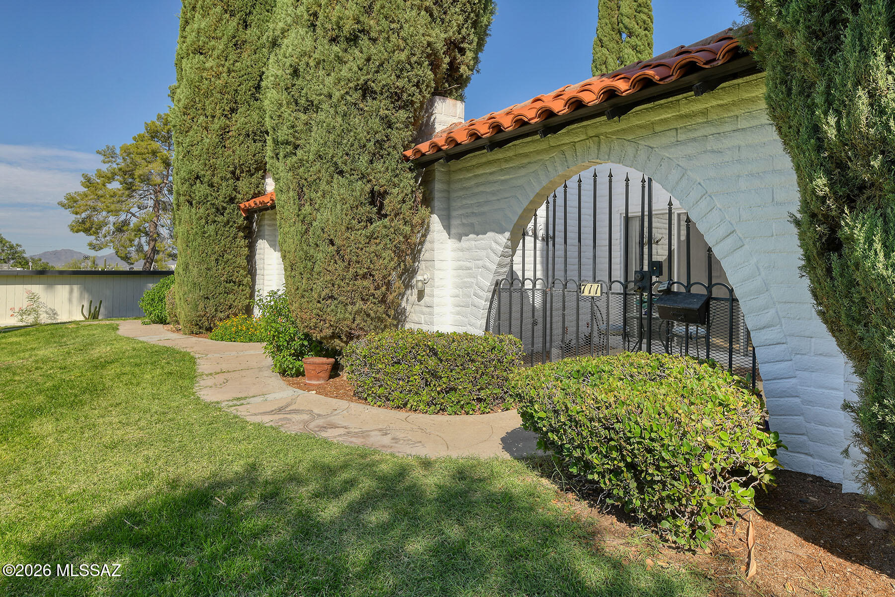 Las Lomitas (1) - Residential