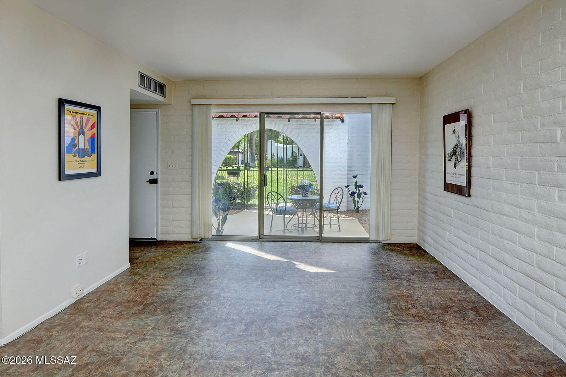 Las Lomitas (1) - Residential