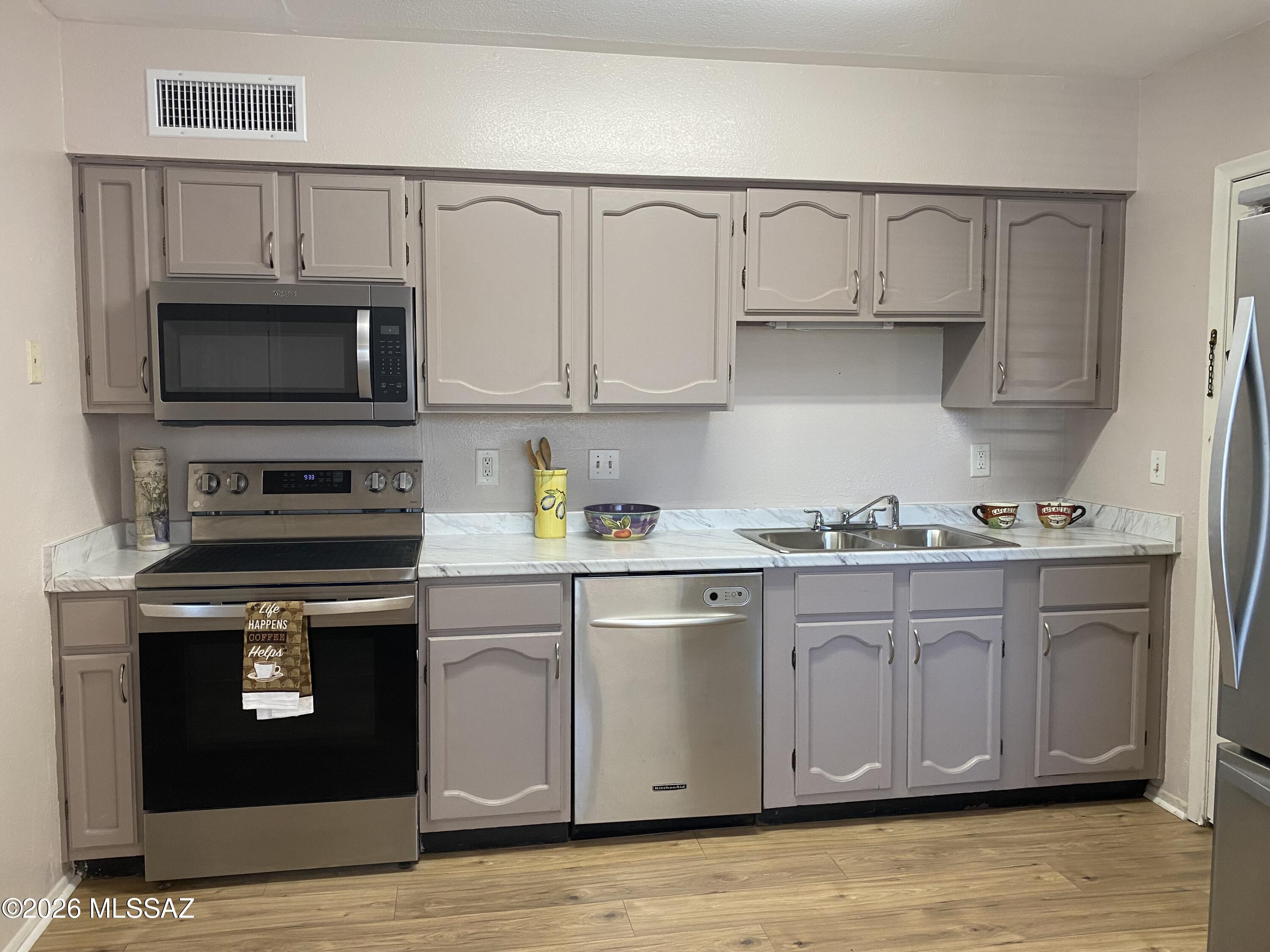 Casitas Del Valle Townhouses II (1-110) - Residential Lease