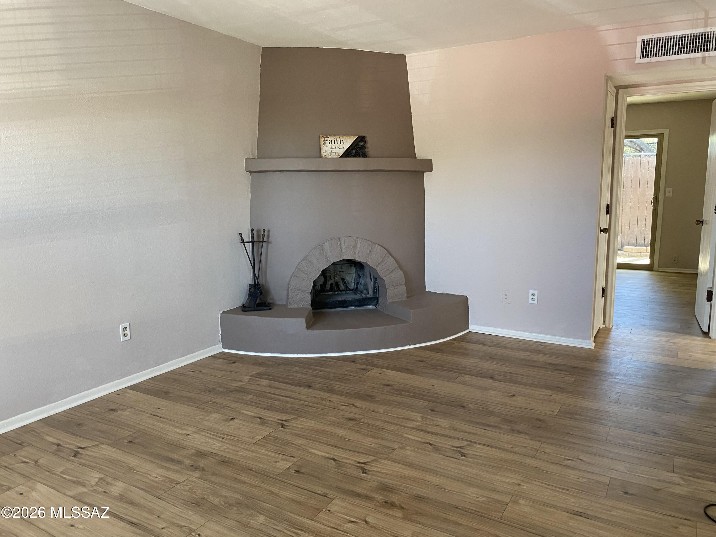 Casitas Del Valle Townhouses II (1-110) - Residential Lease