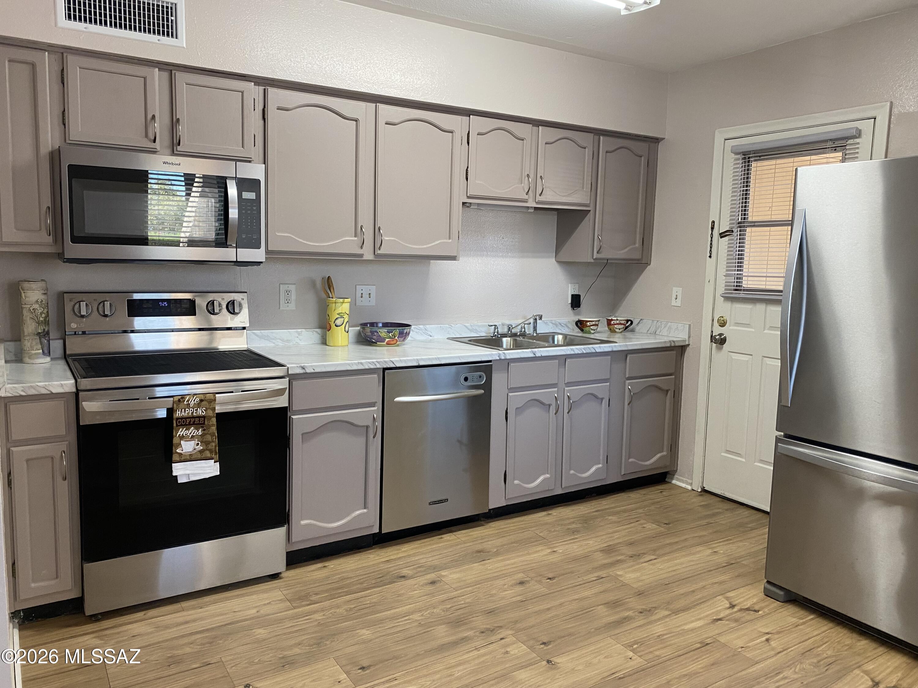 Casitas Del Valle Townhouses II (1-110) - Residential Lease