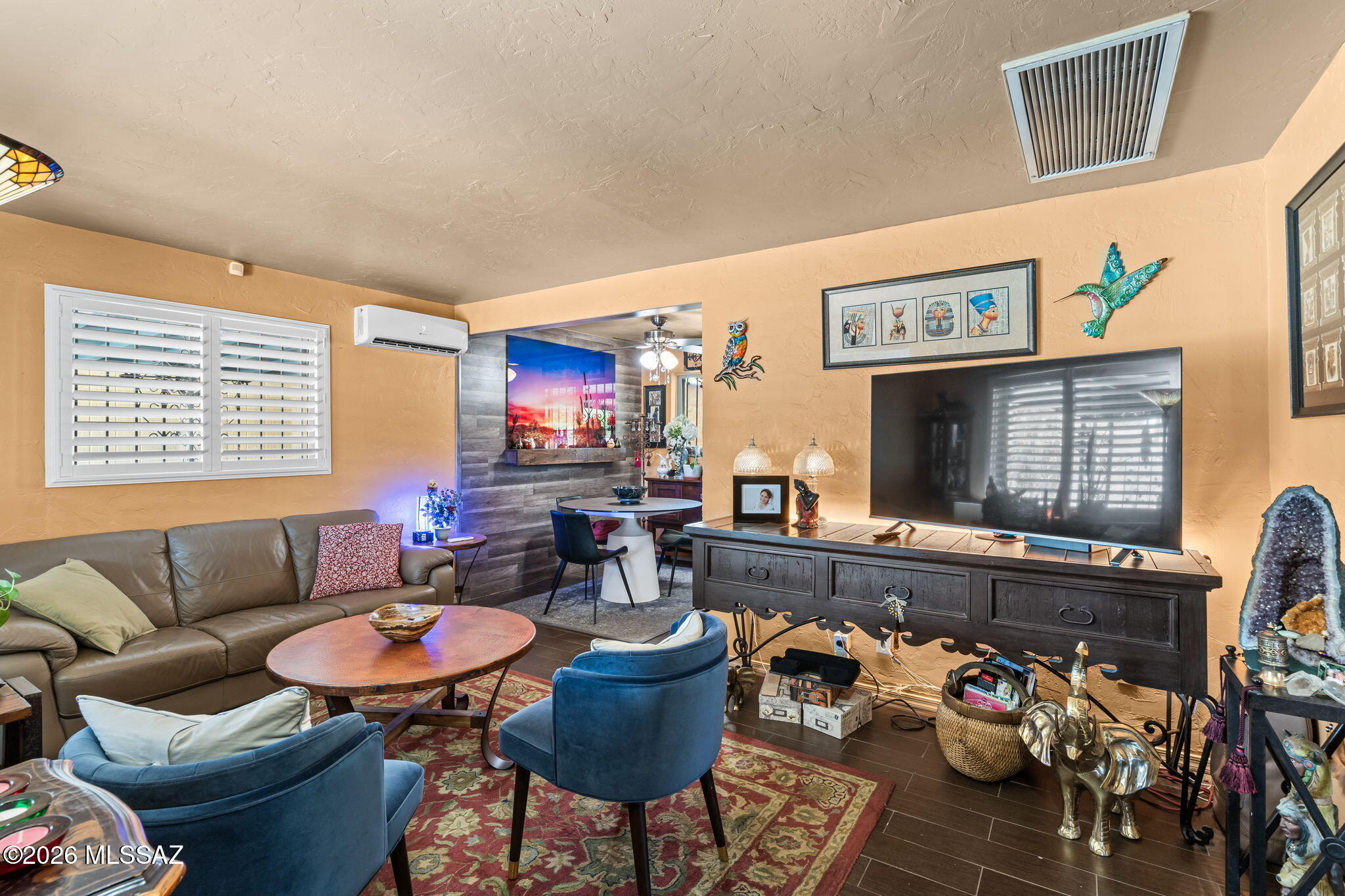 Country Club Manor - Residential