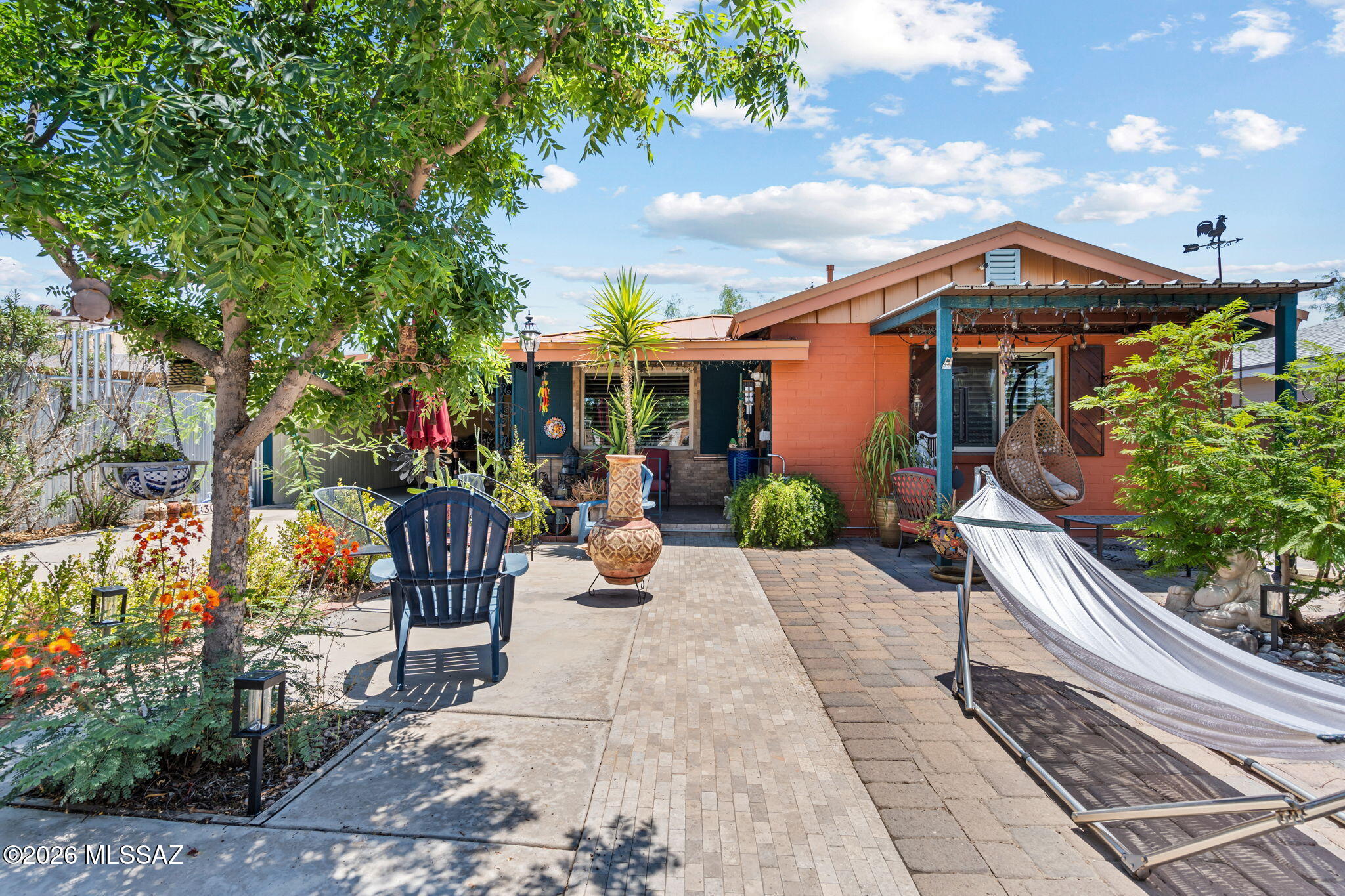 Country Club Manor - Residential