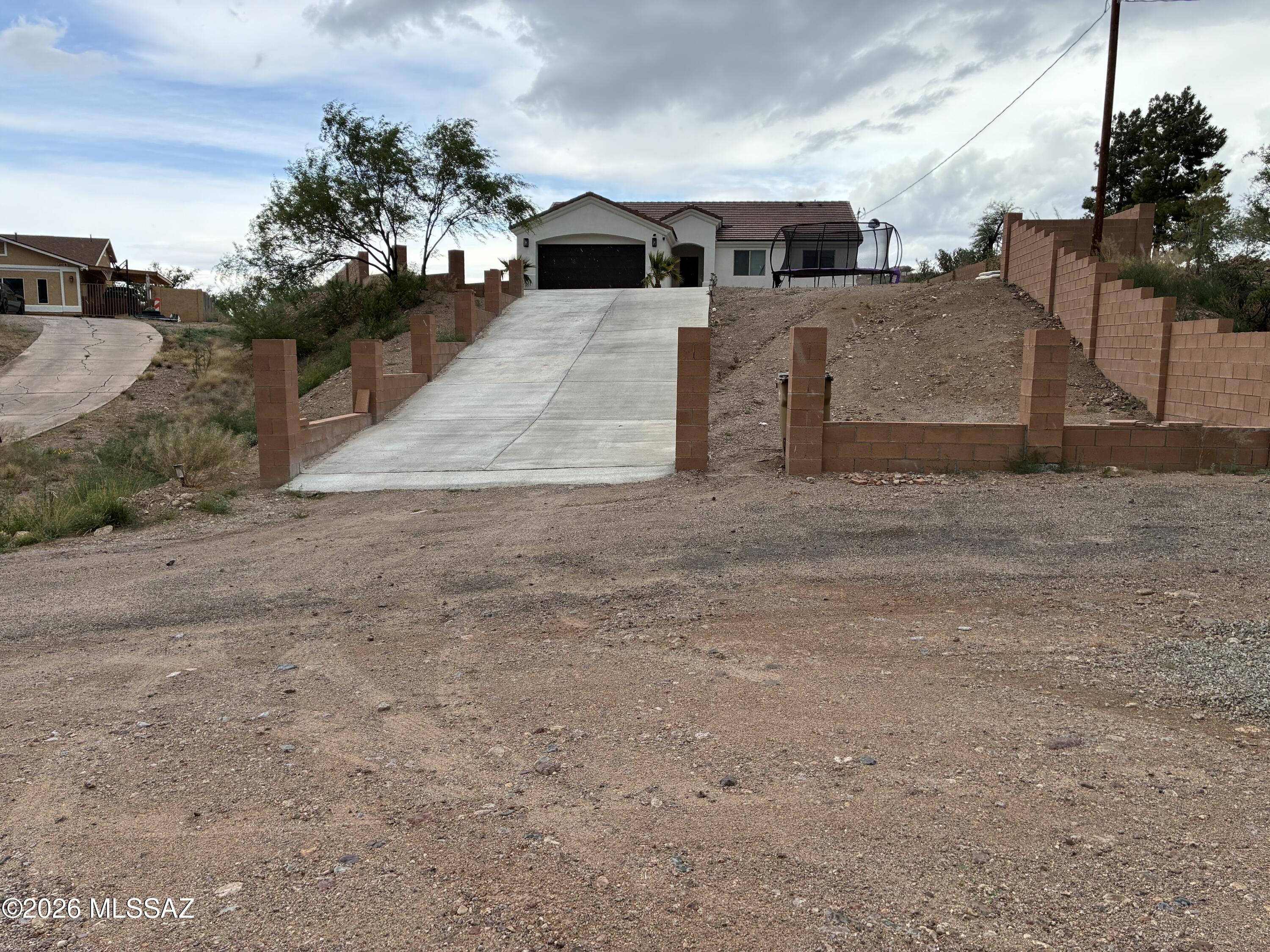 beutifull home in new condition,built in 2025 but barely used by owner