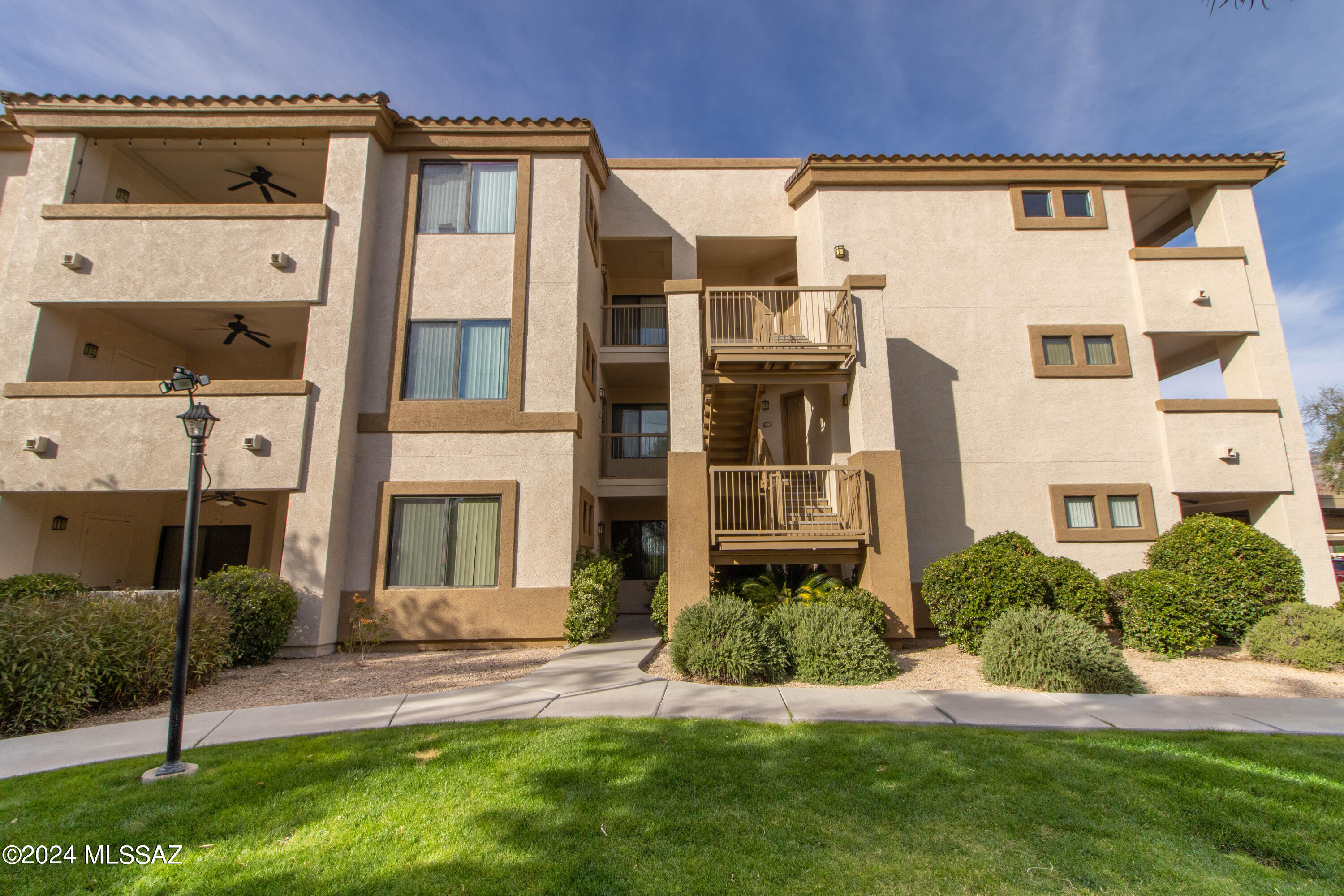 Hacienda Del Sol (1-69) - Residential Lease