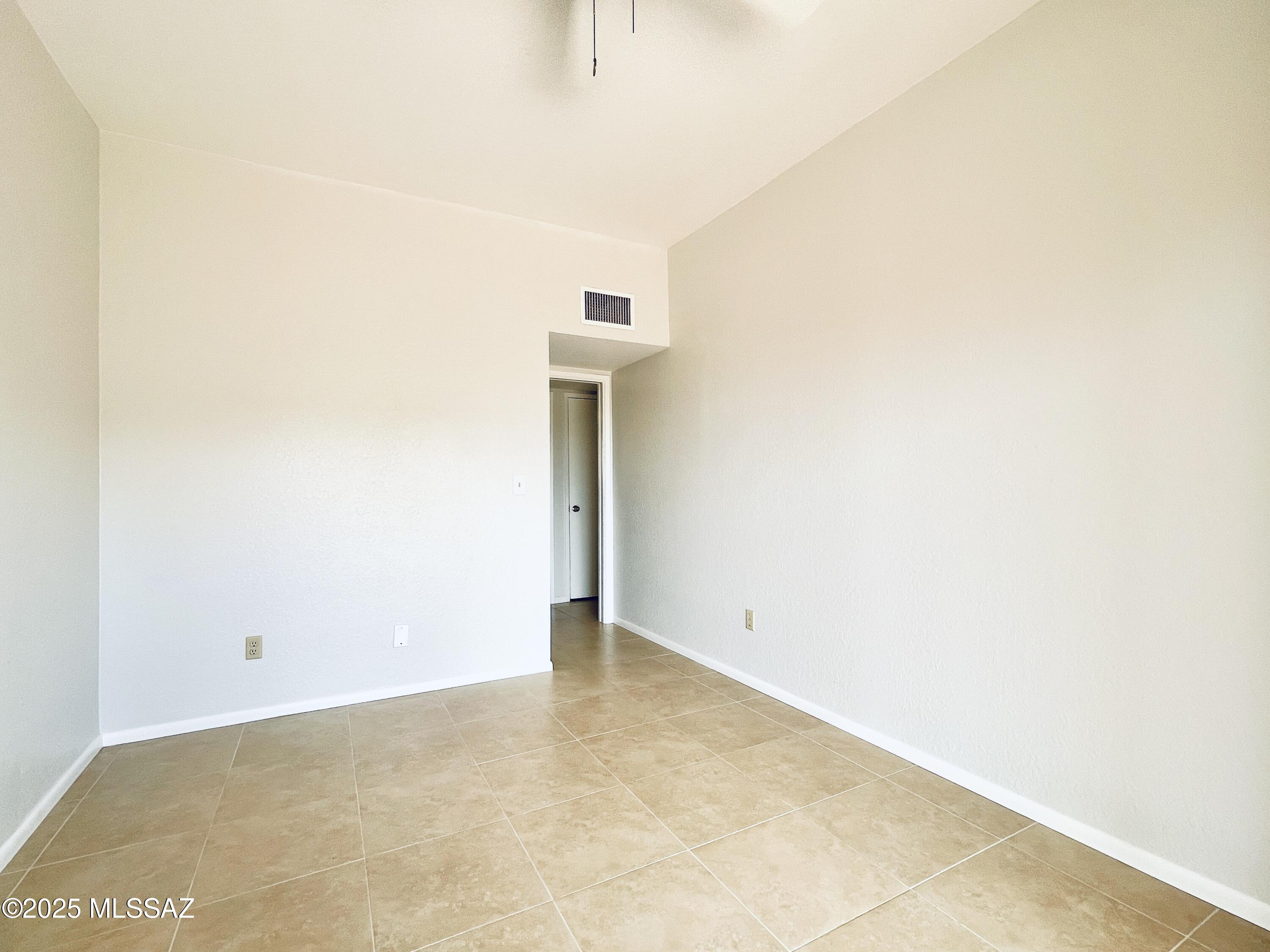 Viewpoint III (1-93) - Residential Lease