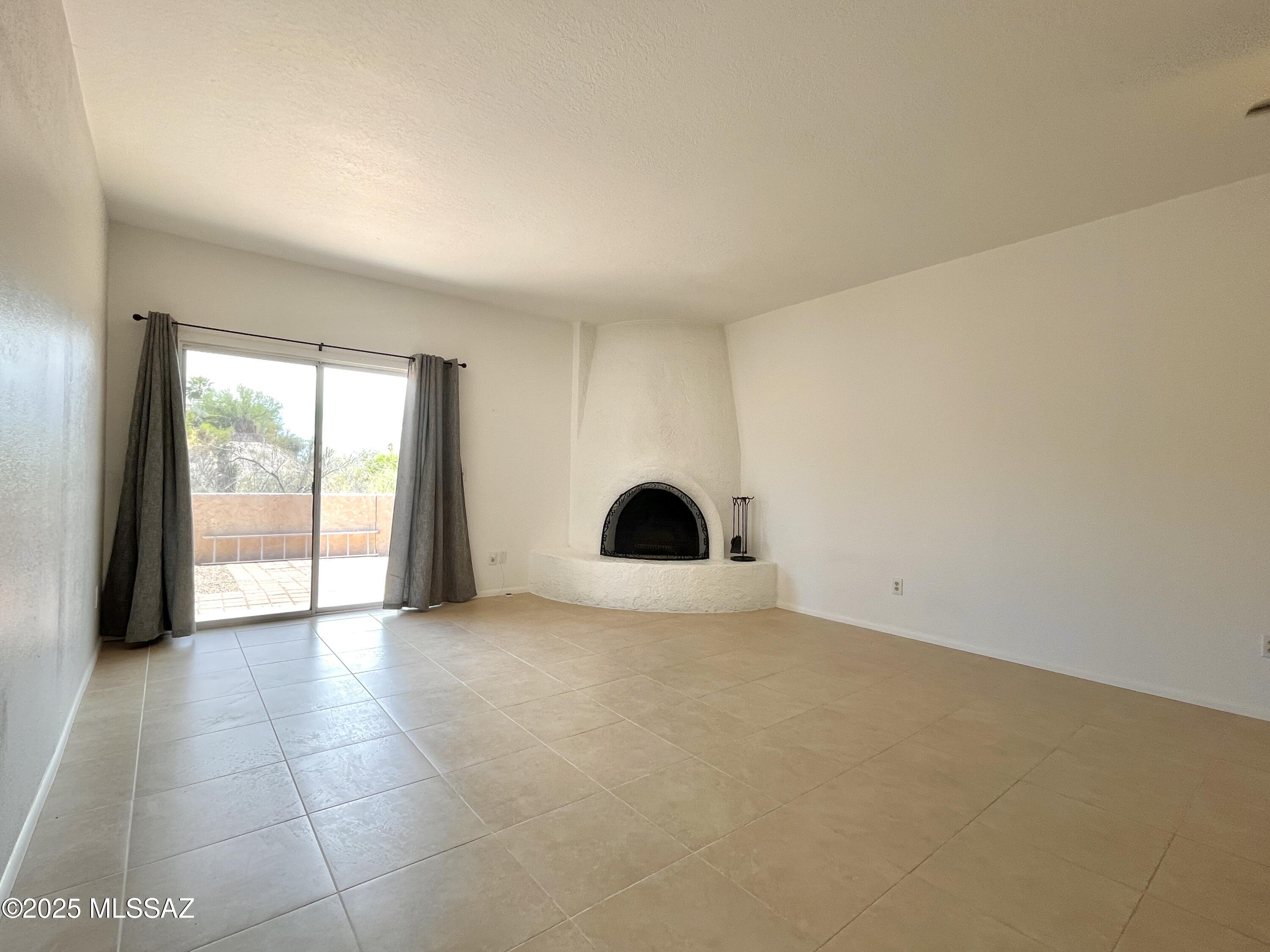 Viewpoint III (1-93) - Residential Lease