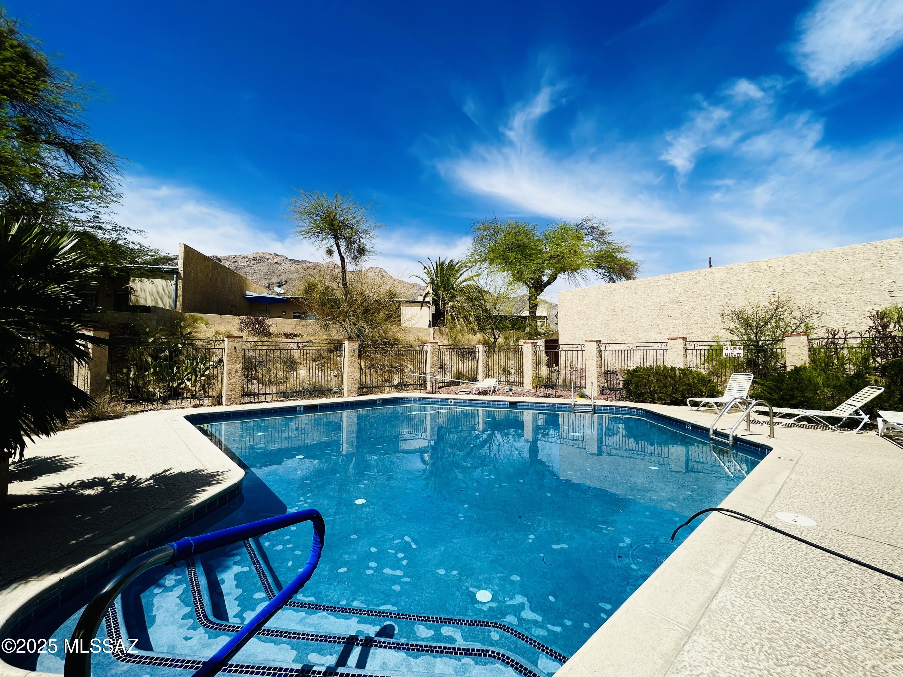 Viewpoint III (1-93) - Residential Lease
