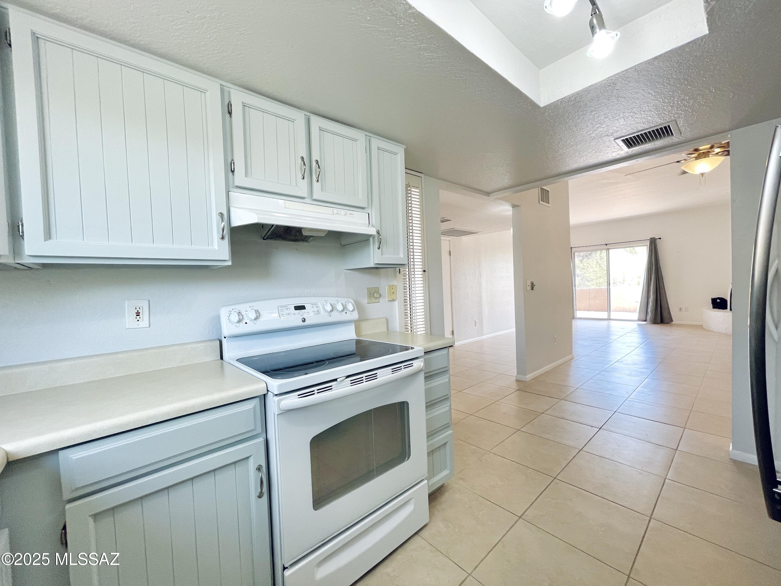 Viewpoint III (1-93) - Residential Lease