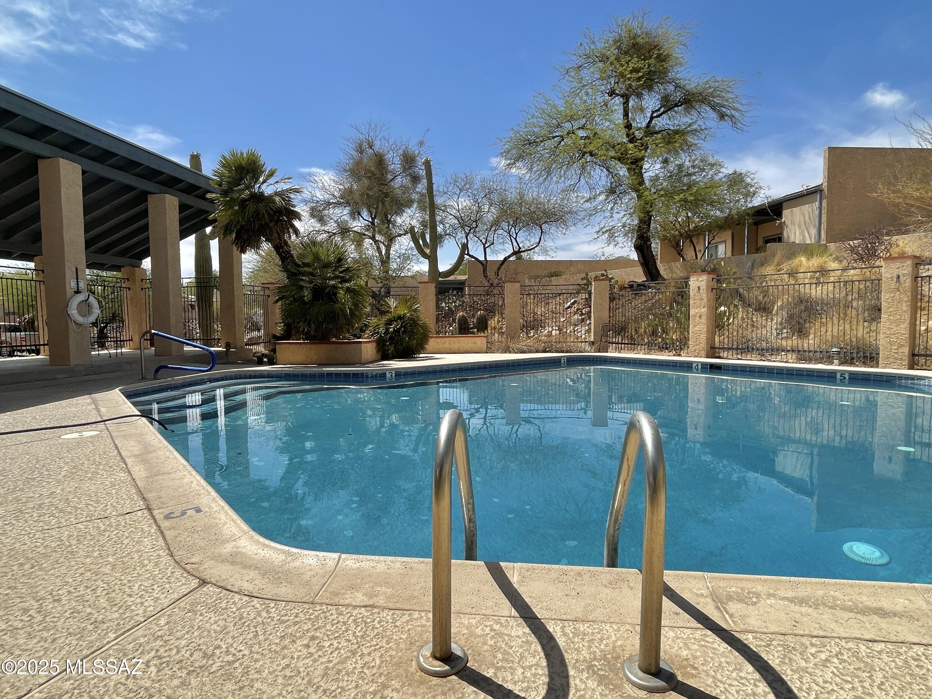 Viewpoint III (1-93) - Residential Lease