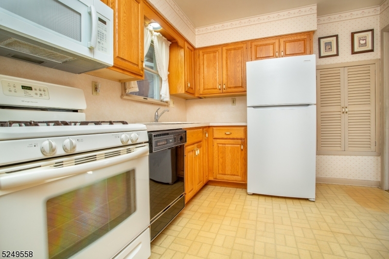 Cedar Knolls - Residential