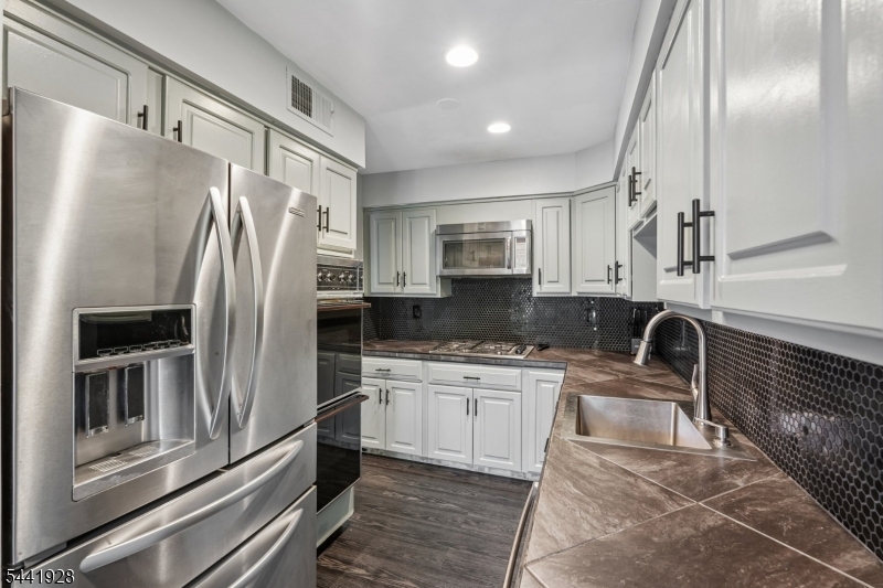 Wedgewood Knolls - Residential