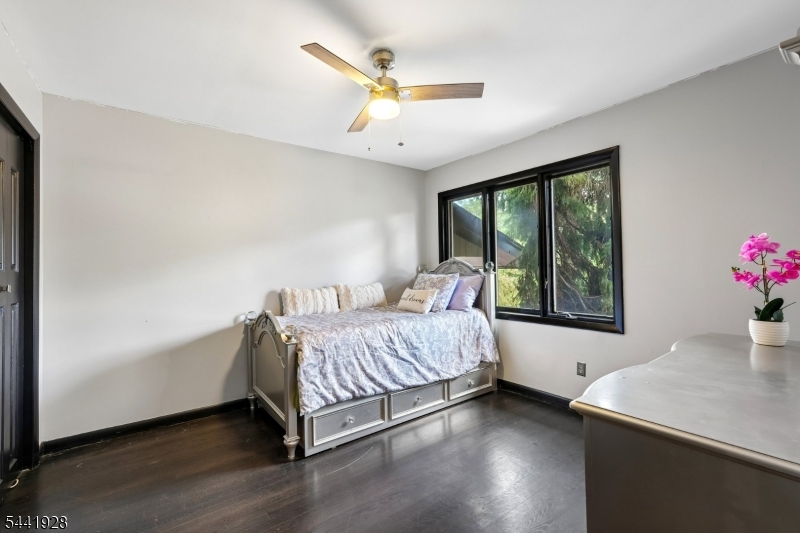 Wedgewood Knolls - Residential