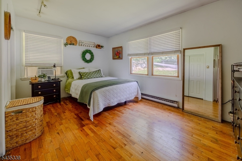 Barry Lakes - Residential